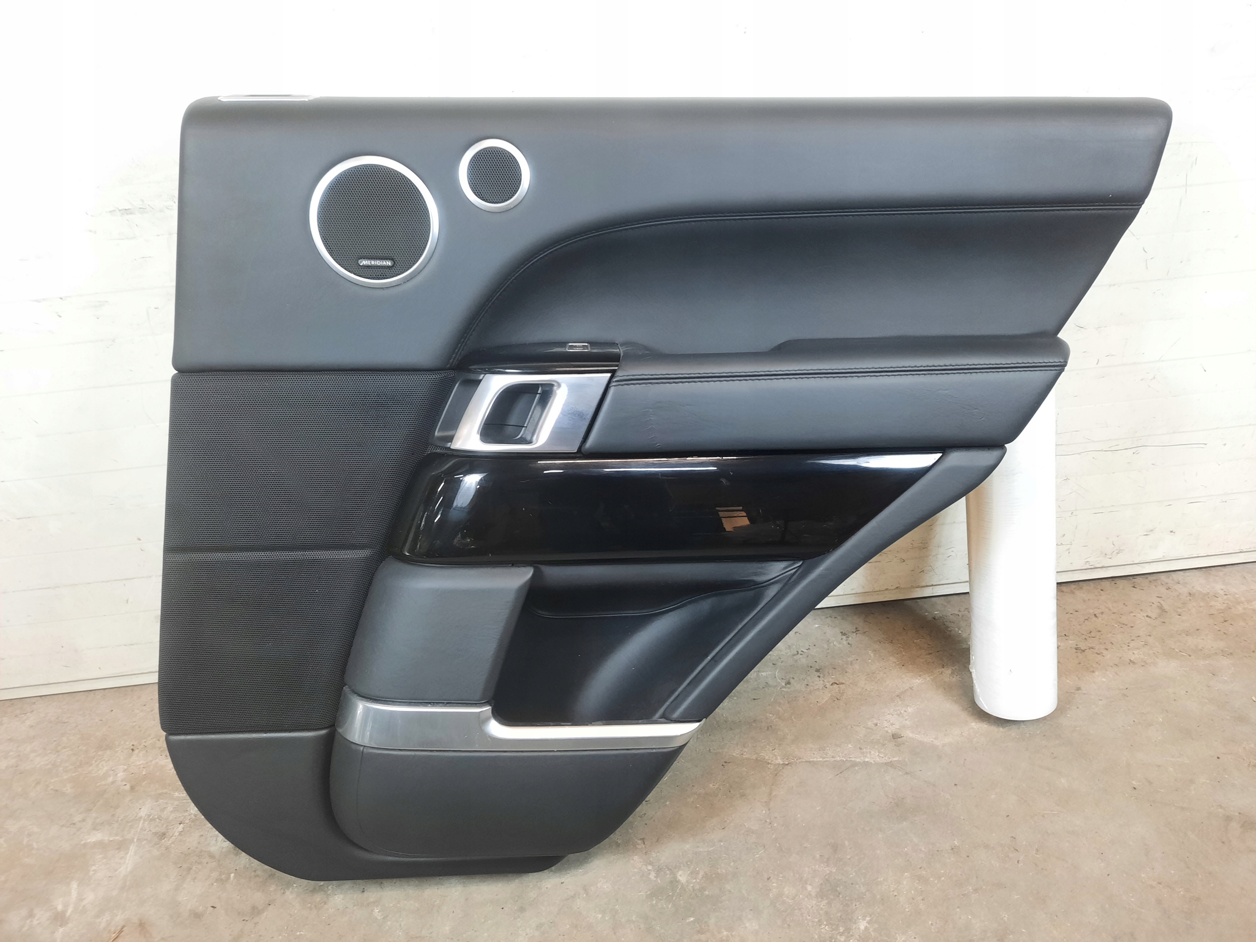 RANGE ROVER VOGUE L405 BOCZEK TAPICERKA DRZWI PRAWY TYŁ