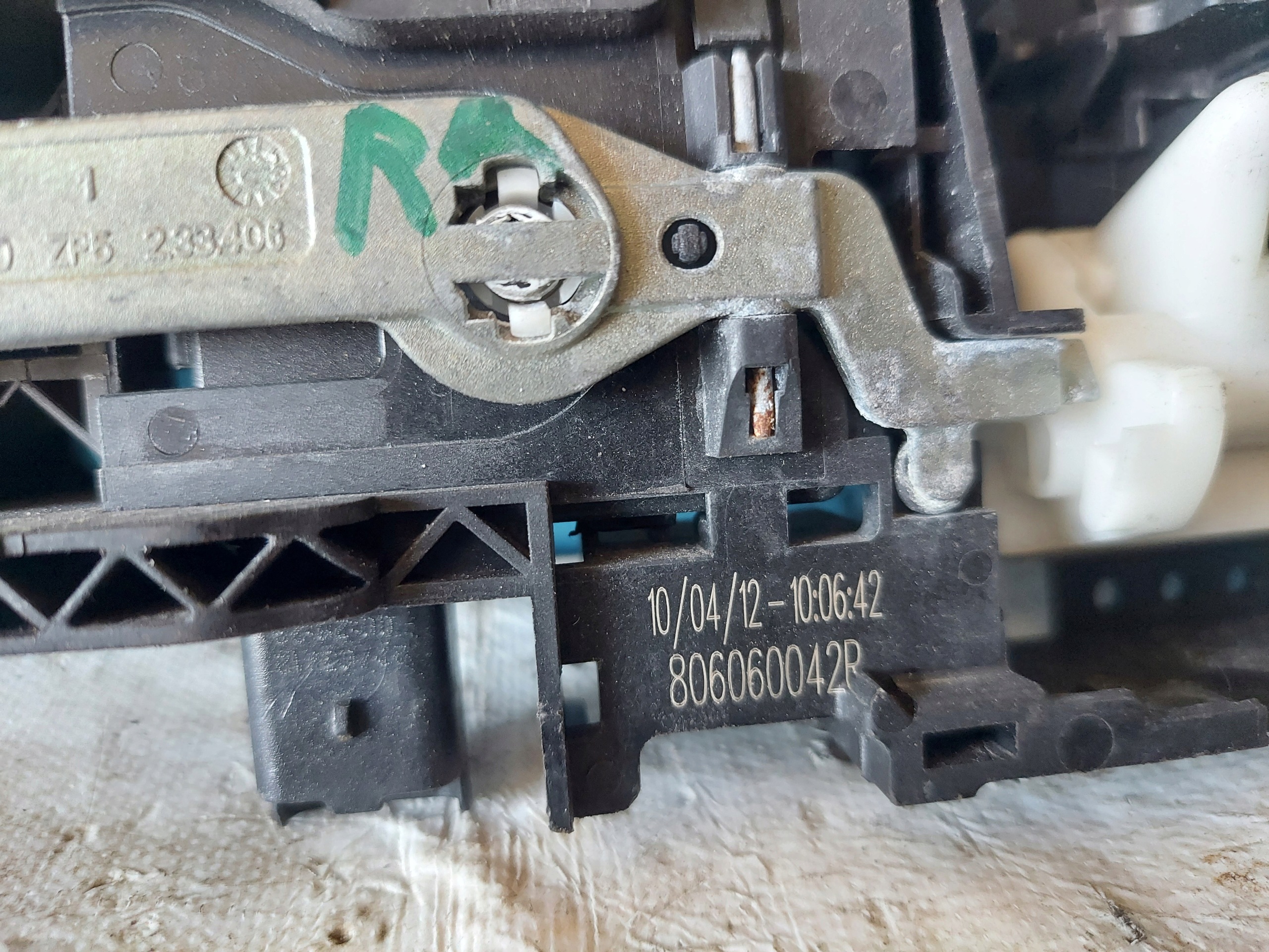 handle right rear part MEGANE III 2012 ER 806060042B