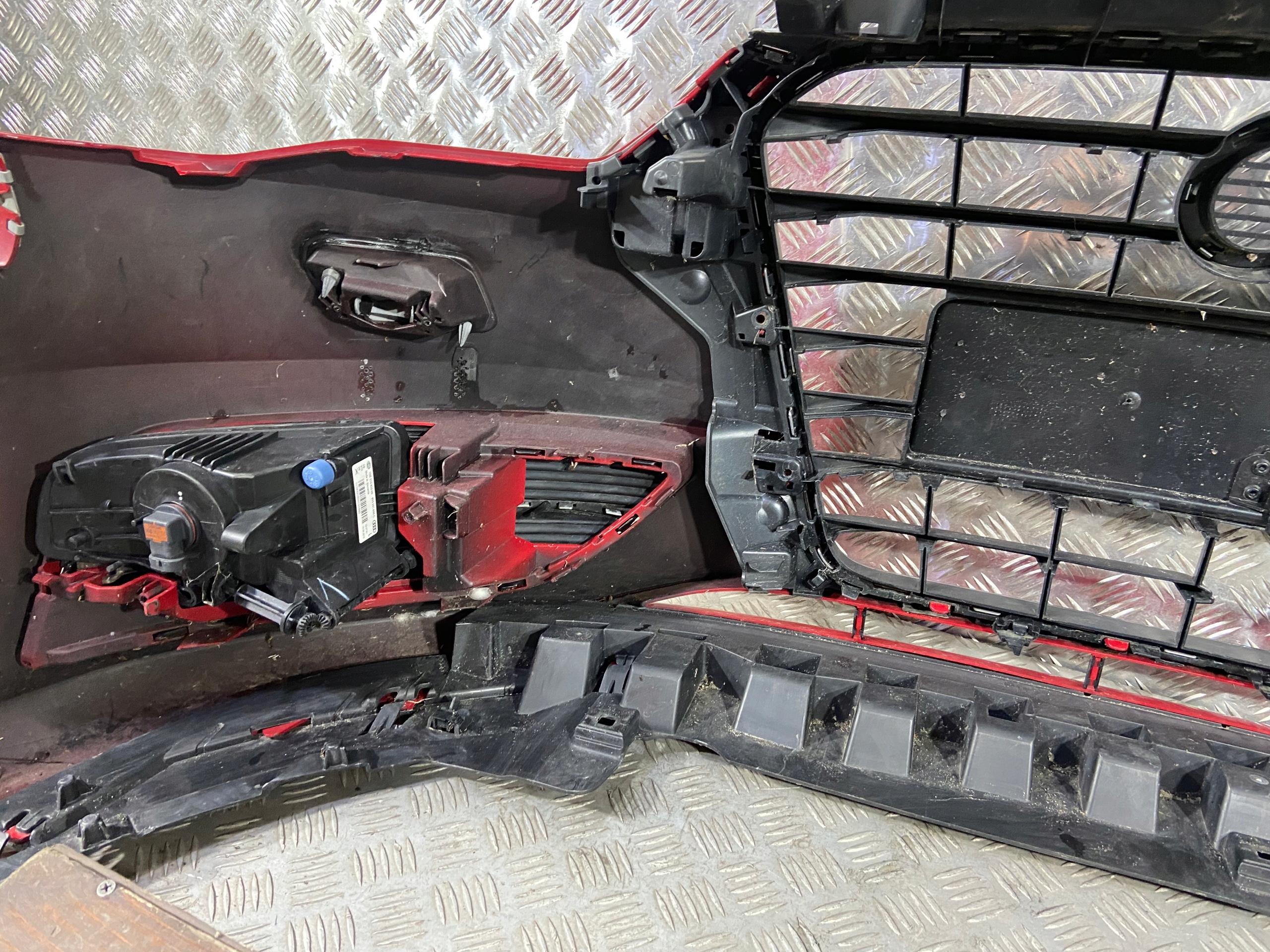 ZDERZAK PRZEDNI PRZÓD AUDI A3 A-3 8V3 Wersja Europejska