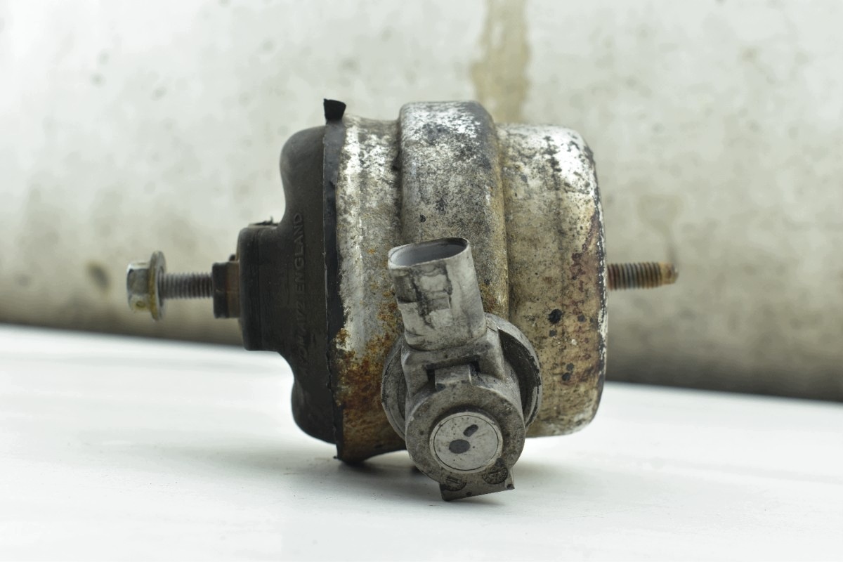 engine mount AUDI A4 B6 A4 B7 1.9 TDI 2.0 TDI 8E0199379BF