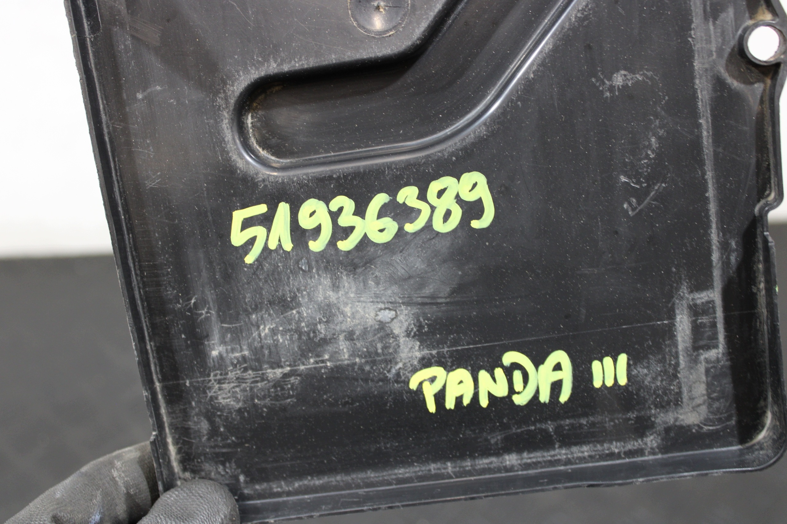 držač akumulatora 51936389 FIAT PANDA III 3 2016