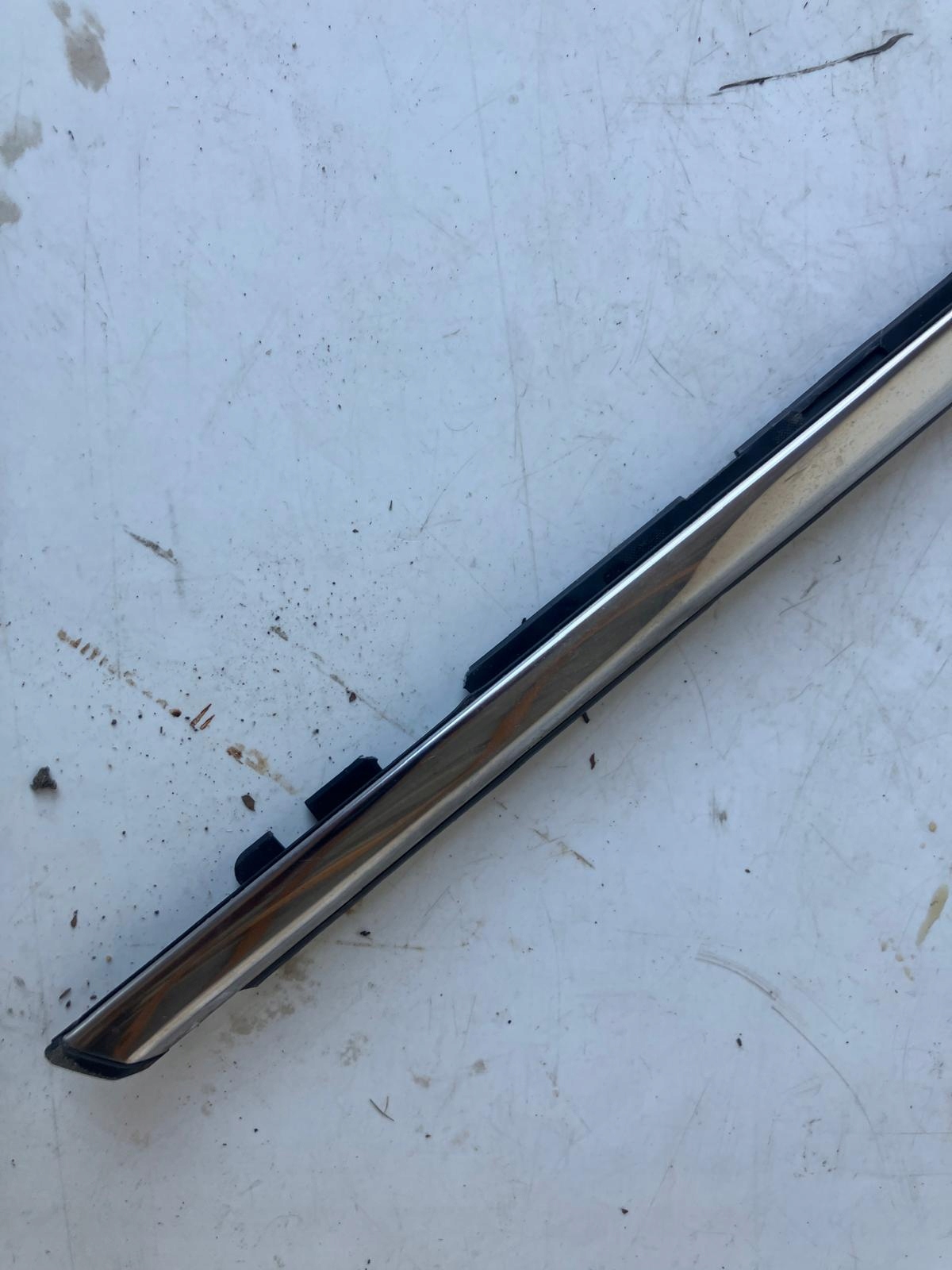 moulding dust right front PEUGEOT 308 T9 CHROM 9677880980