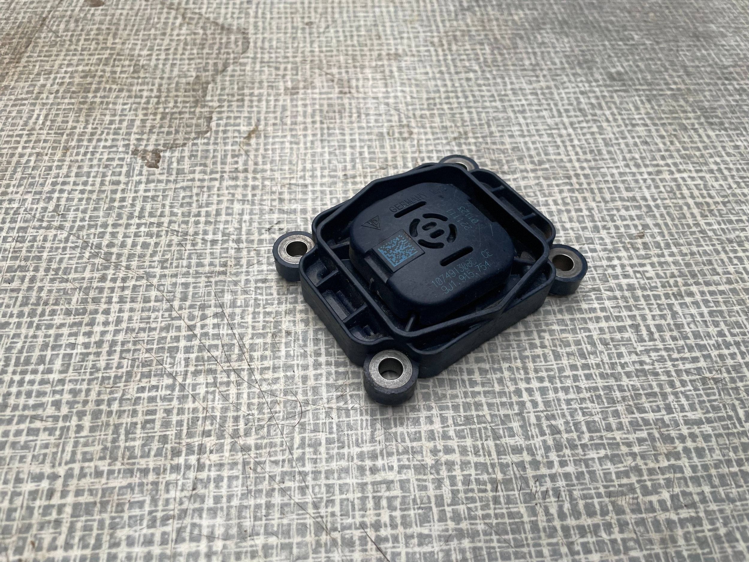 valve AUDI E-TRON GT 9J1915754 @M