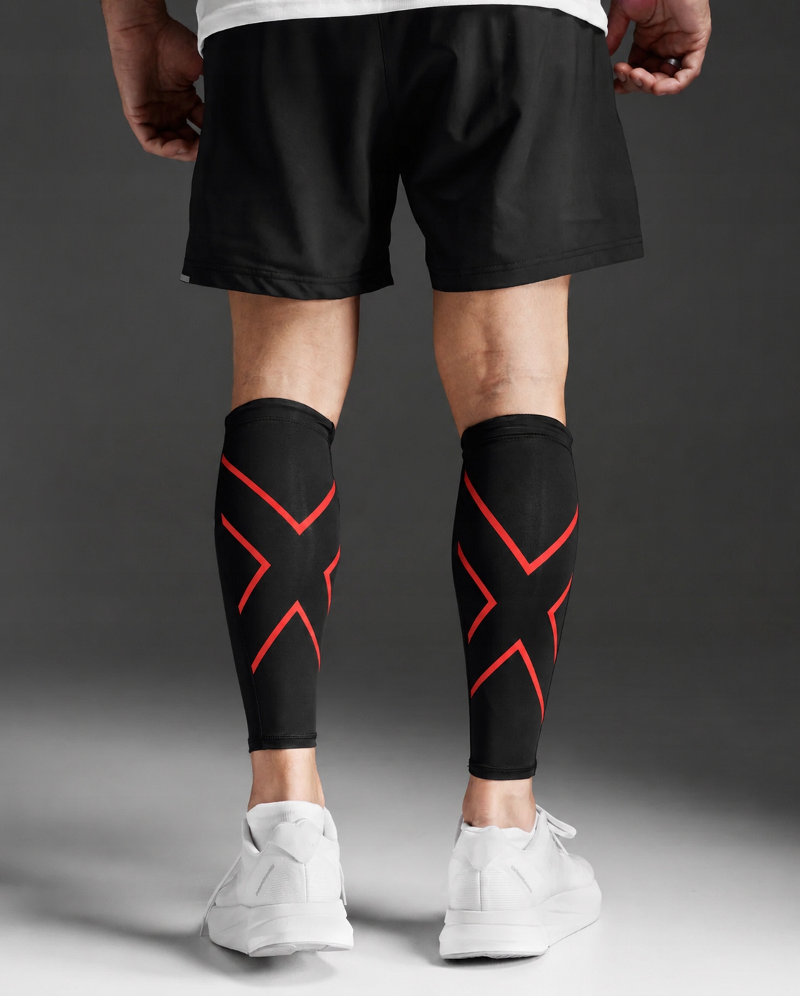 Opaski Kompresyjne Na Łydki 2XU Calf Guards Blk/pkg L