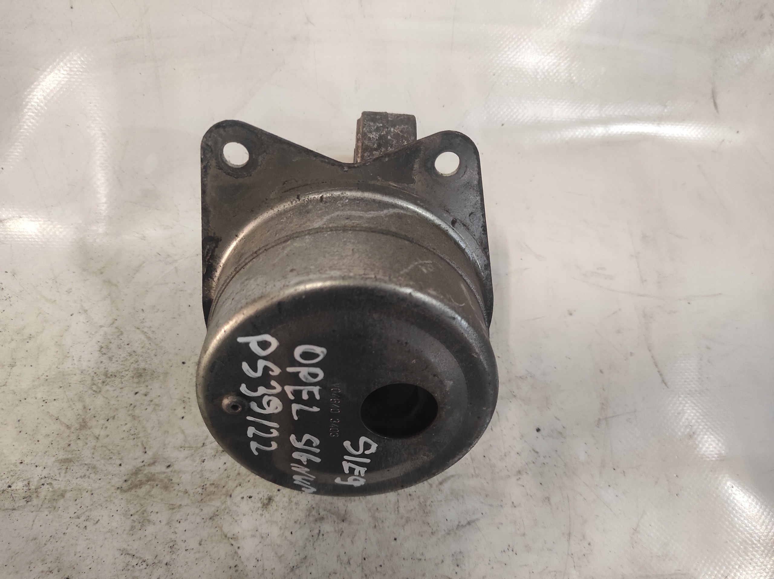OPEL VECTRA C SIGNUM holder engine mount