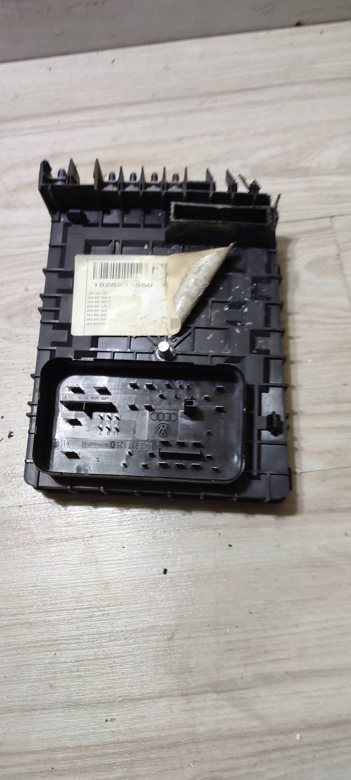 Kasten der Sicherungen Volkswagen Caddy 2K0937805A