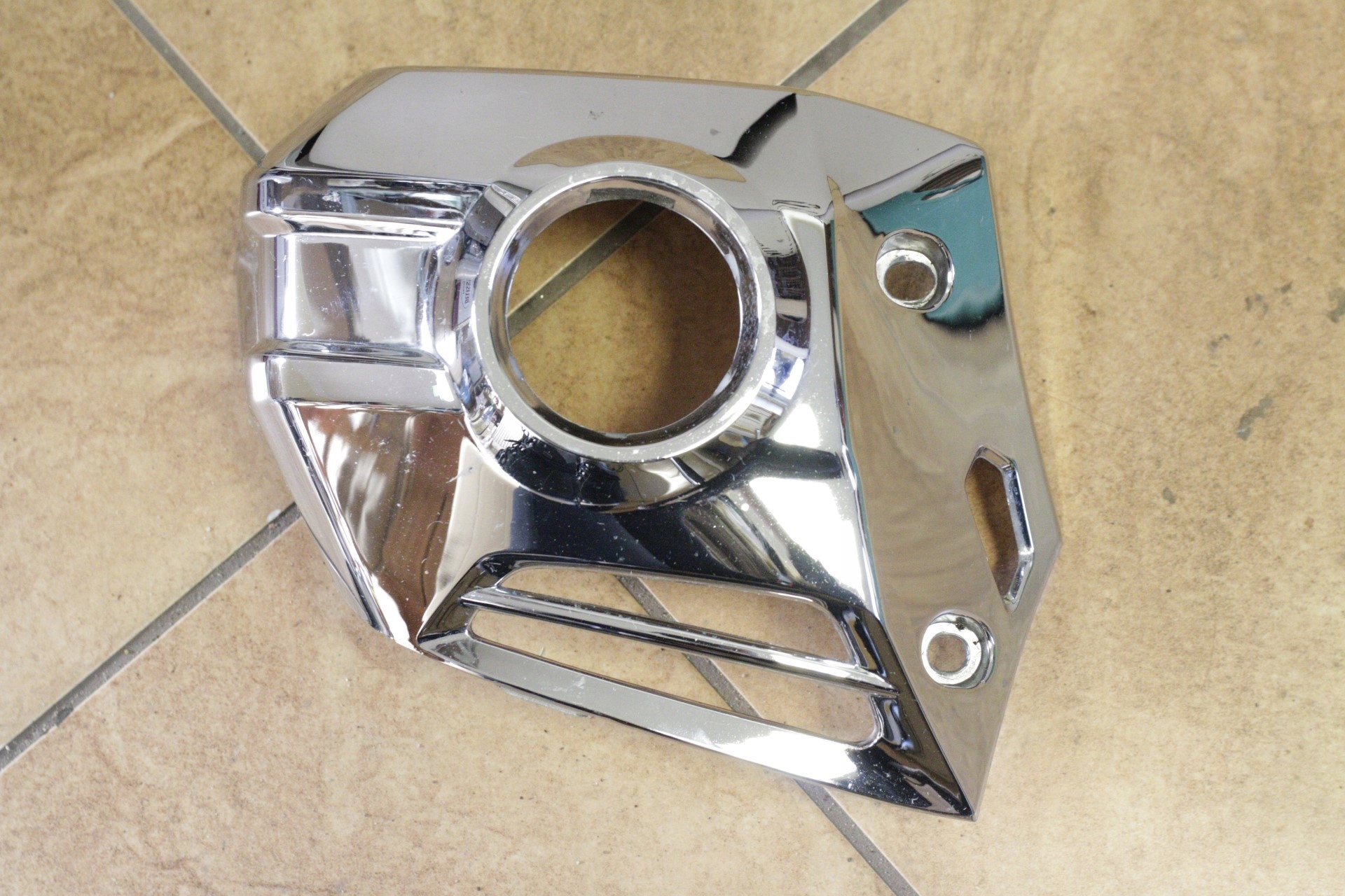 Нижня кришка галогенів / Honda Goldwing 2018 справа