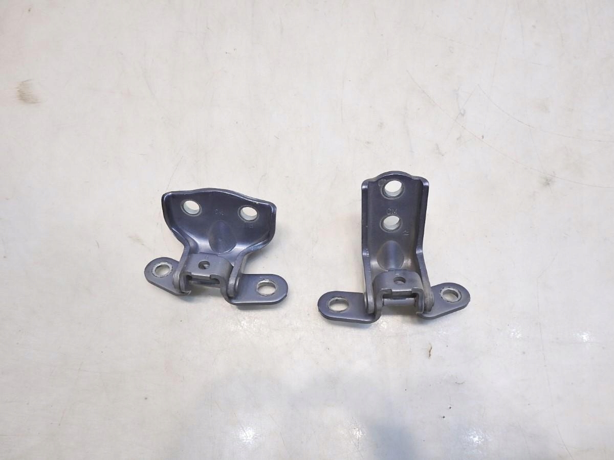 ZAWIAS ZAWIASY DRZWI PRAWY TYŁ 6F HYUNDAI SANTA FE II A046057 Typ samochodu Samochody osobowe