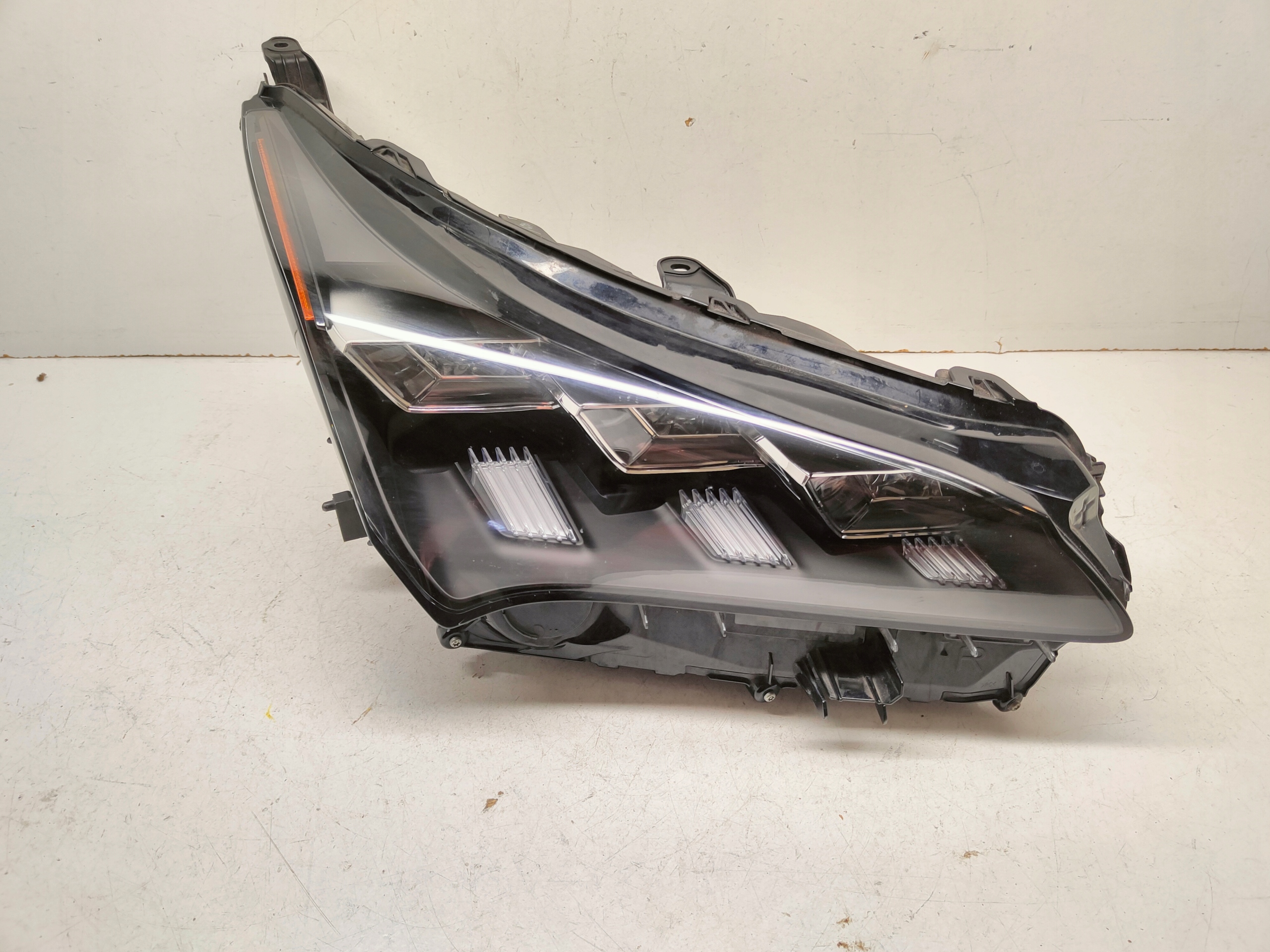 REFLEKTOR PRAWY FULL LED LEXUS NX 300H EUROPA