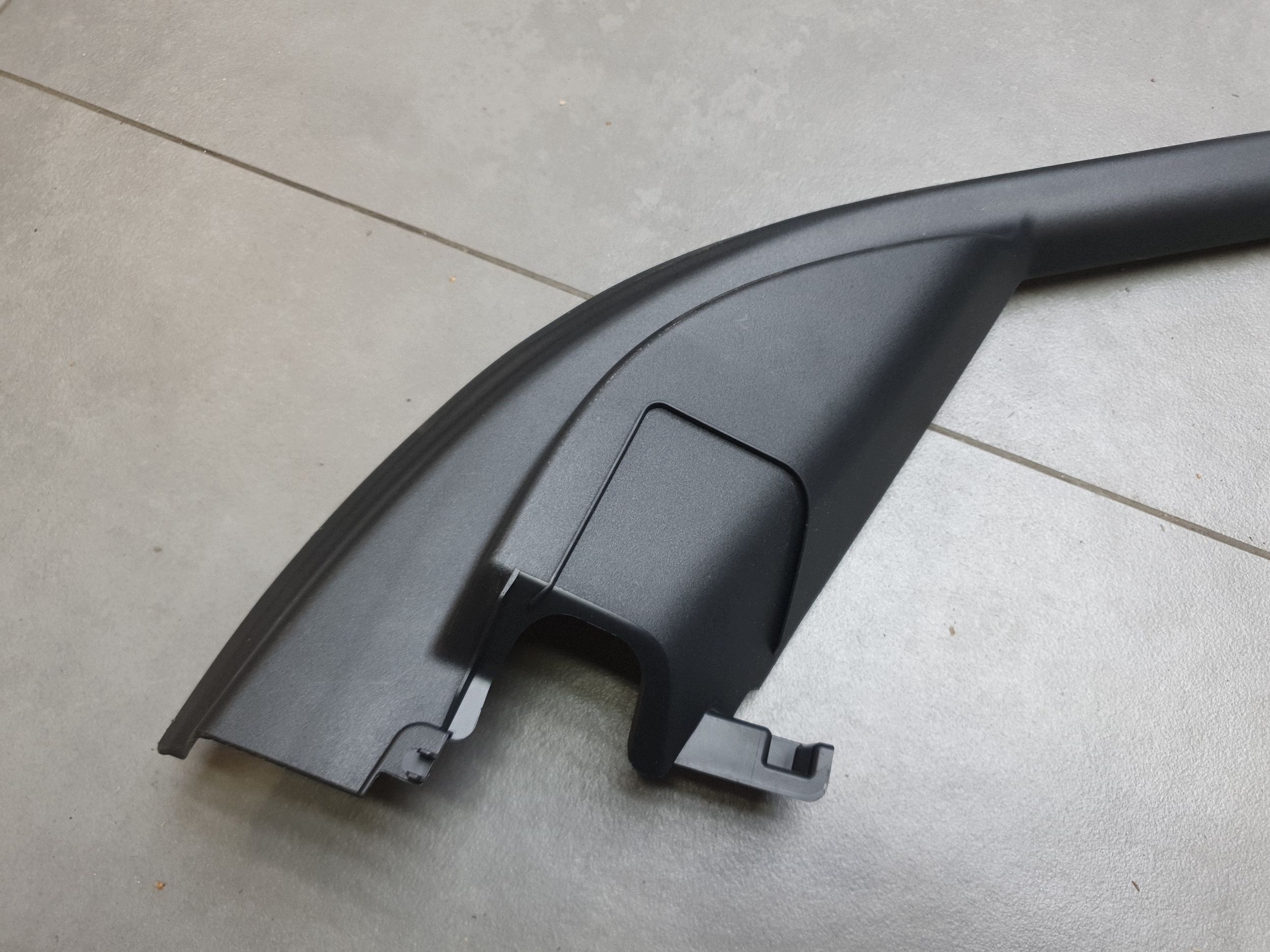 Audi SQ6 e-tron Element wykonczenia dveře pravý předek 85H867610A