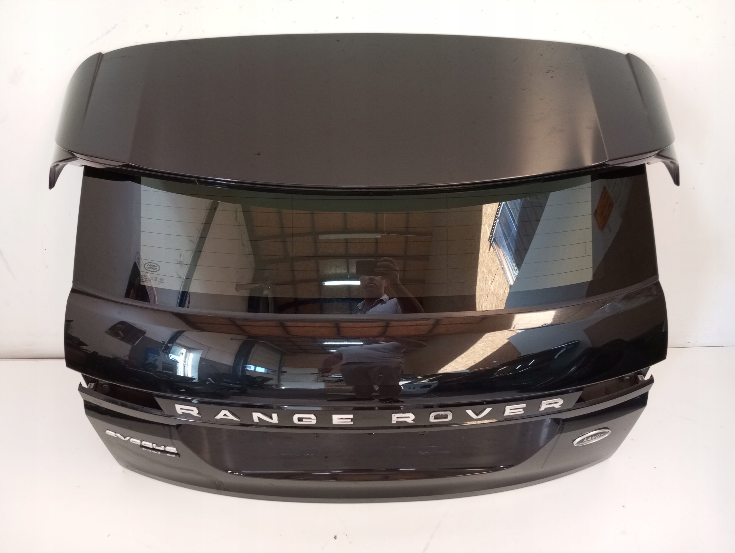 boot doors Range Rover Evoque II 19R below KAMERE