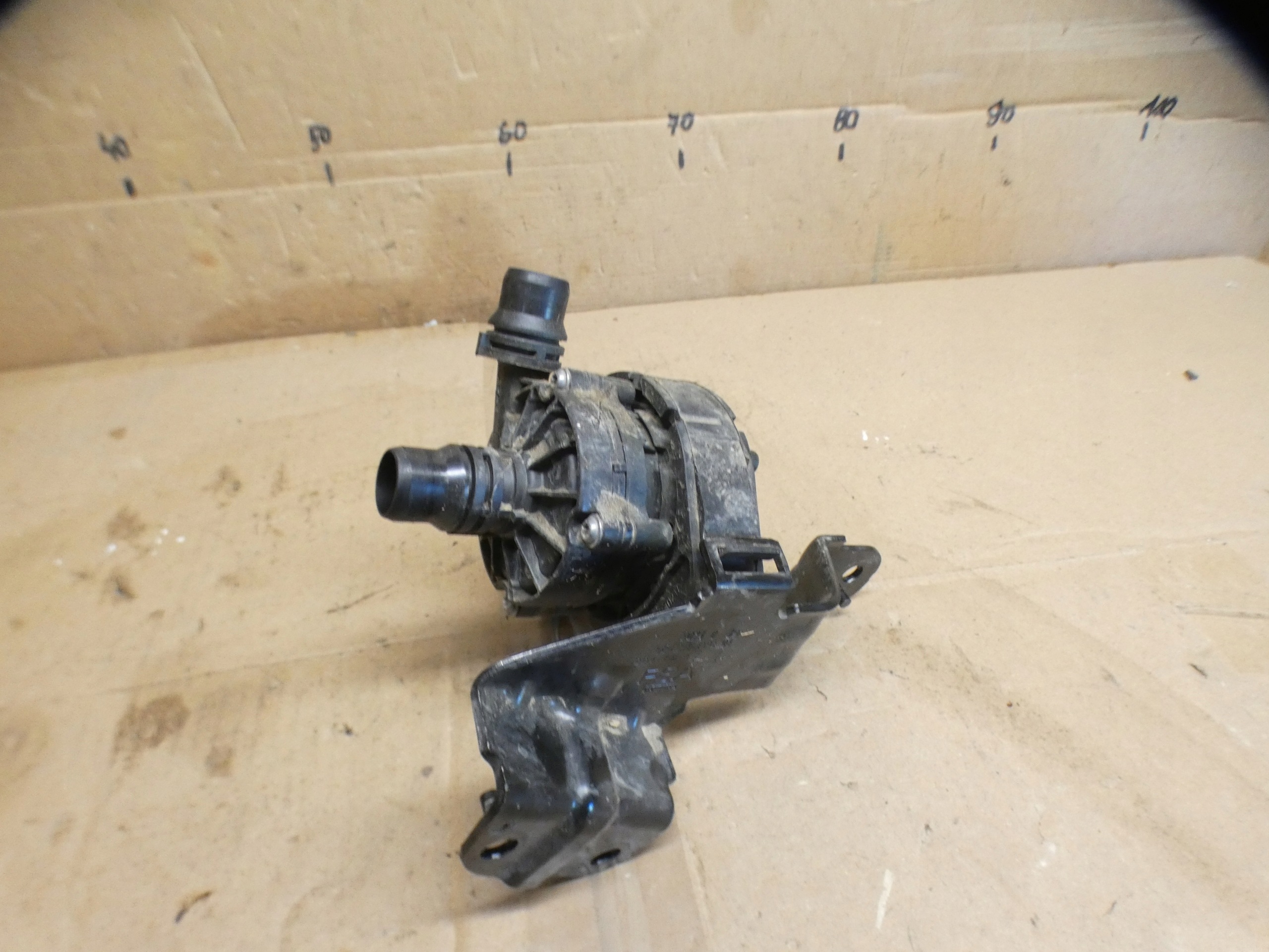 pumpa cirkulacije vode PEUGEOT 2008 II 1.2 THP 9833196380