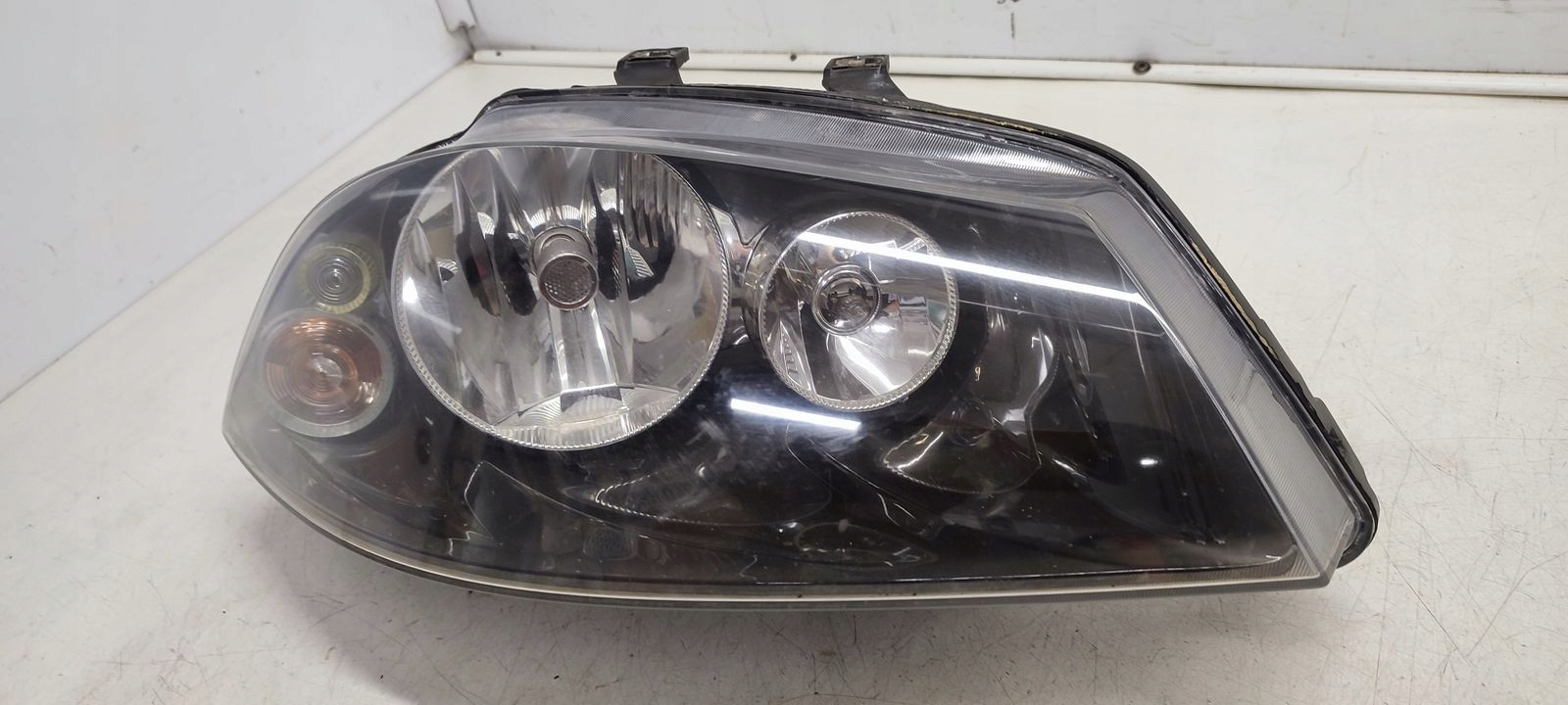 light front front right Seat Ibiza 6L