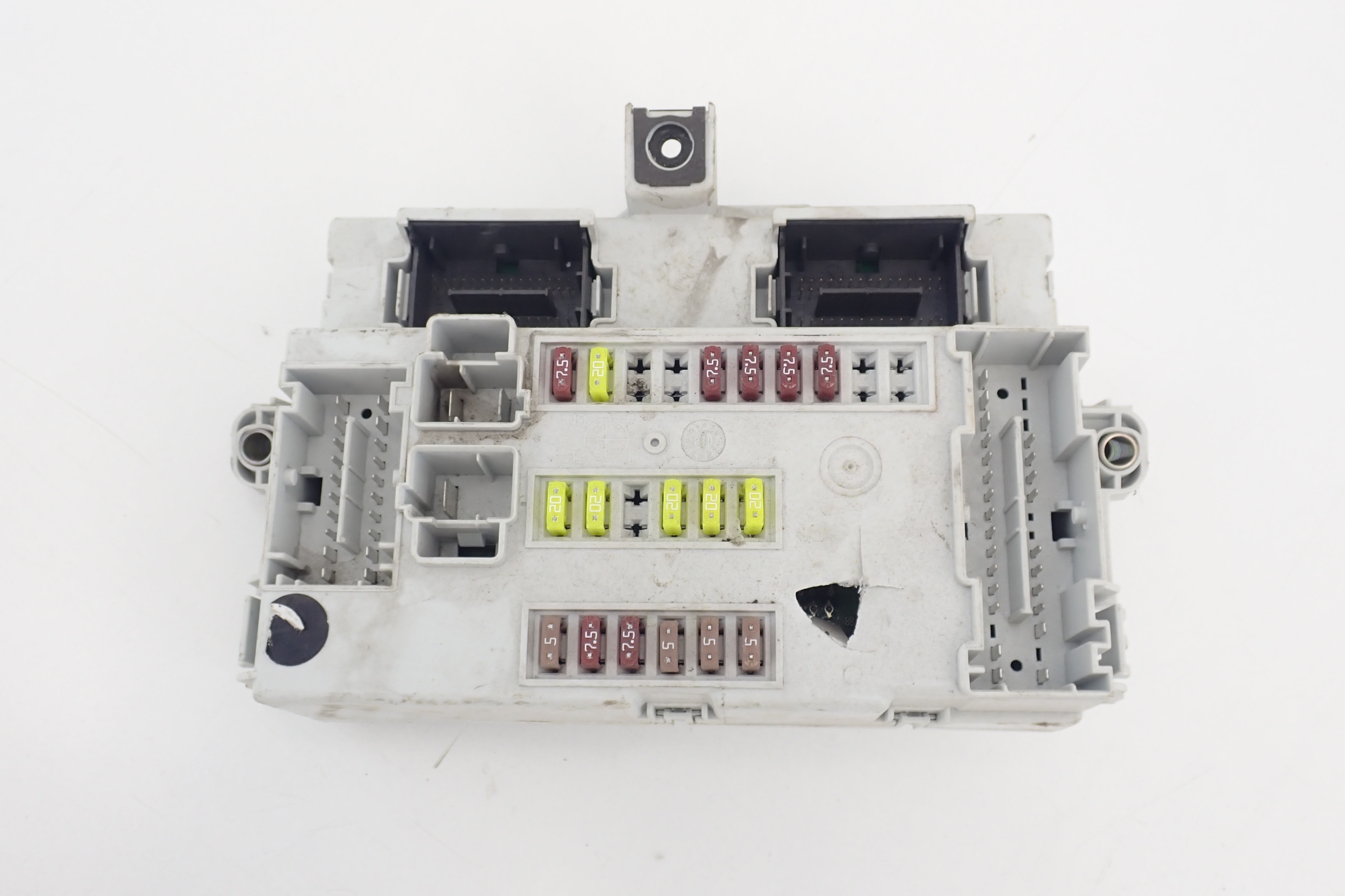 FIAT 500L 2017- SKRZYNKA BEZPIECZNIEKÓW 521511866 Producent części Fiat OE