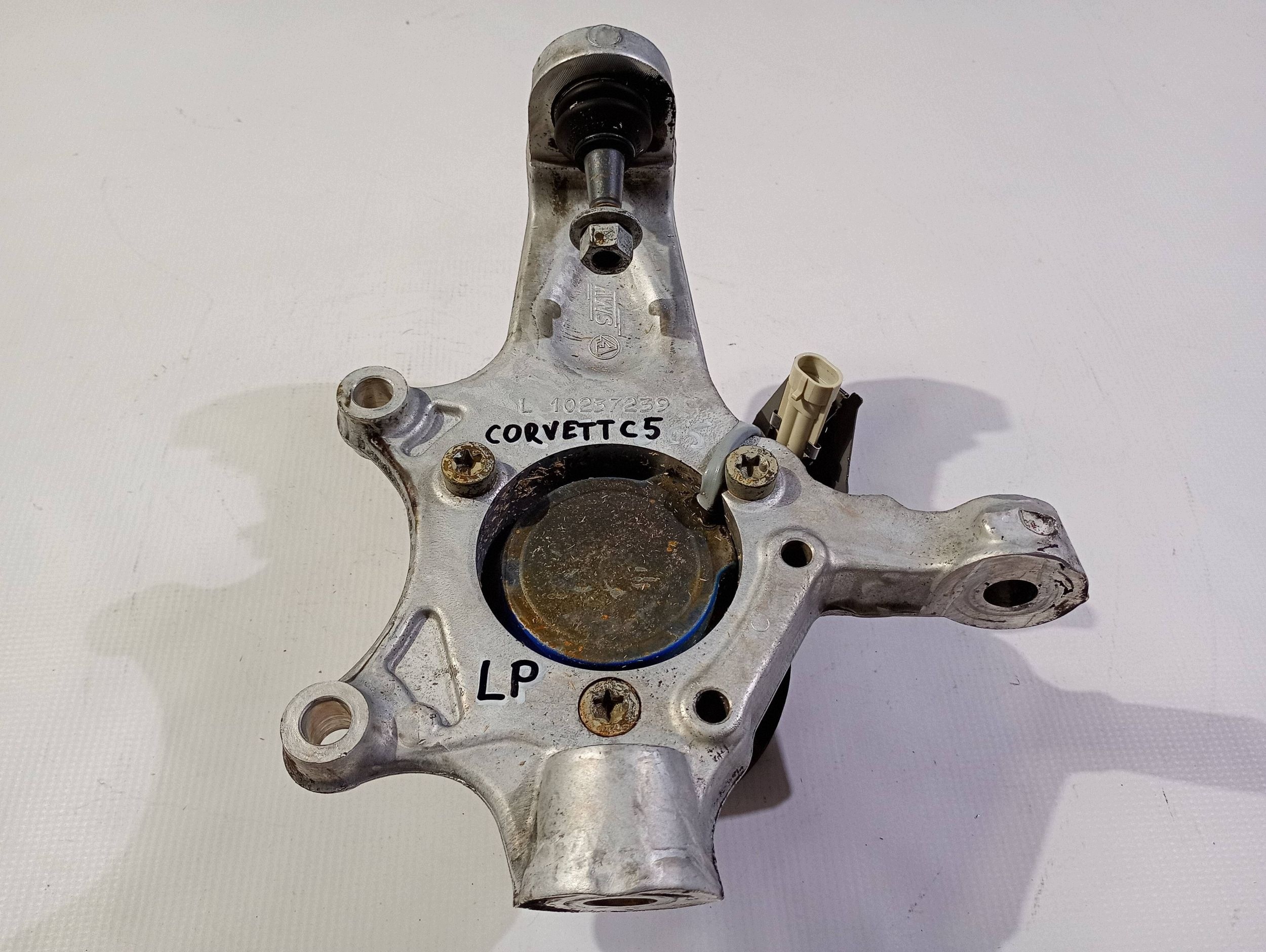 otoč čepu přední levá předek Chevrolet Corvette C5 5.7 1997-2004