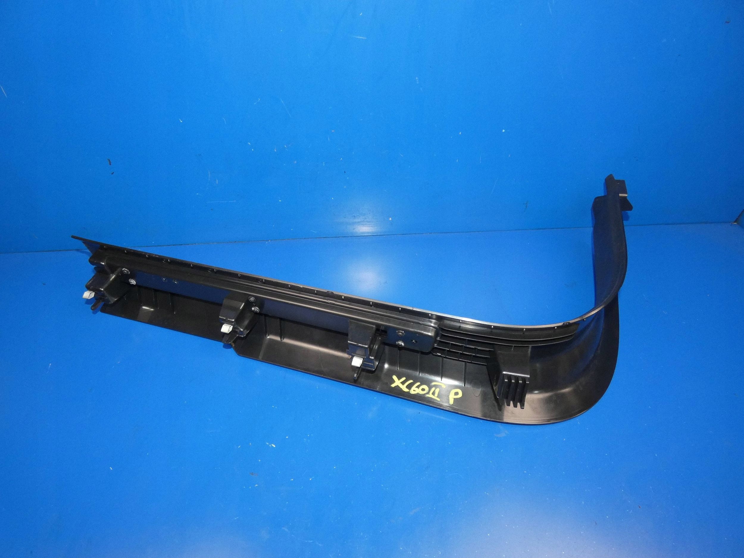 VOLVO XC60 II 17- cap cover moulding of the threshold right front