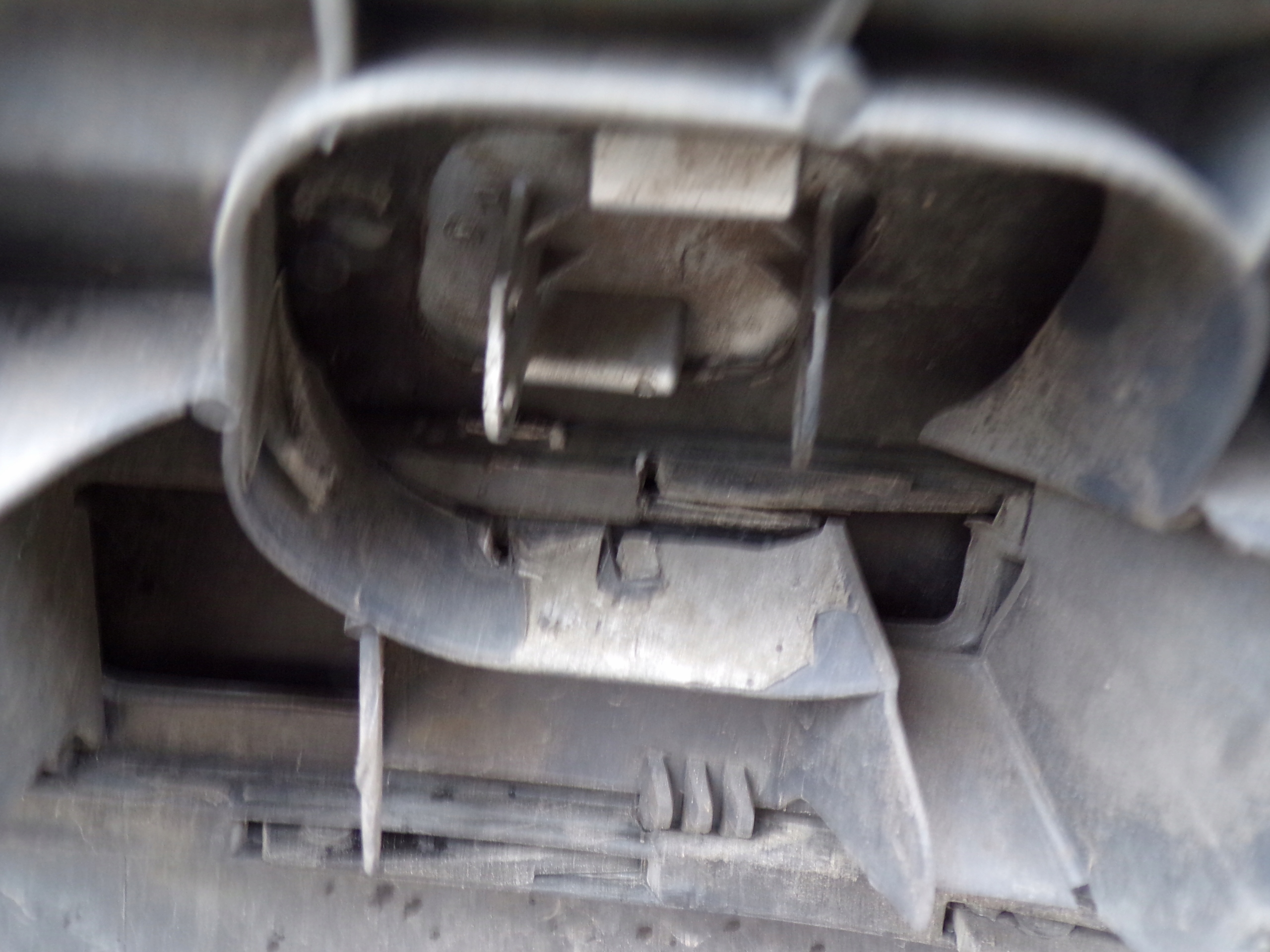 front bumper front VOLKSWAGEN GOLF 4 IV washers (2)