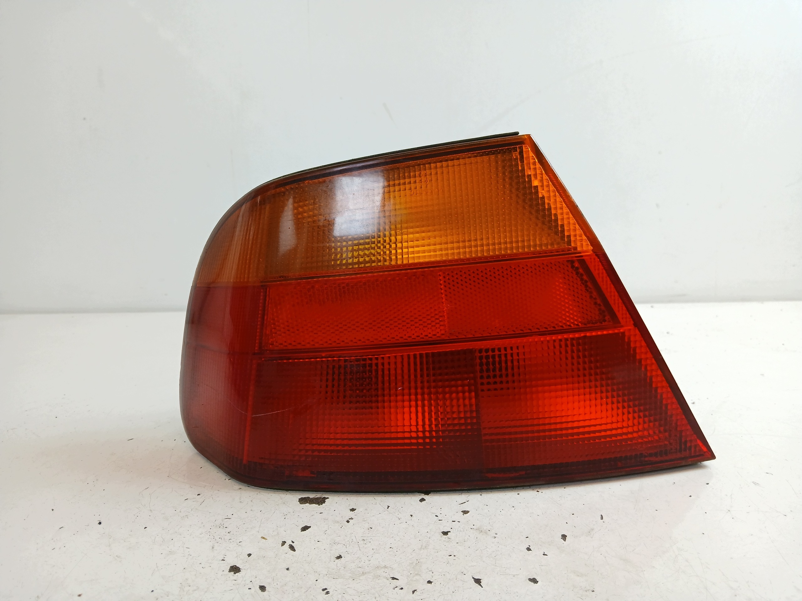 MITSUBISHI CARISMA sedan light left rear part