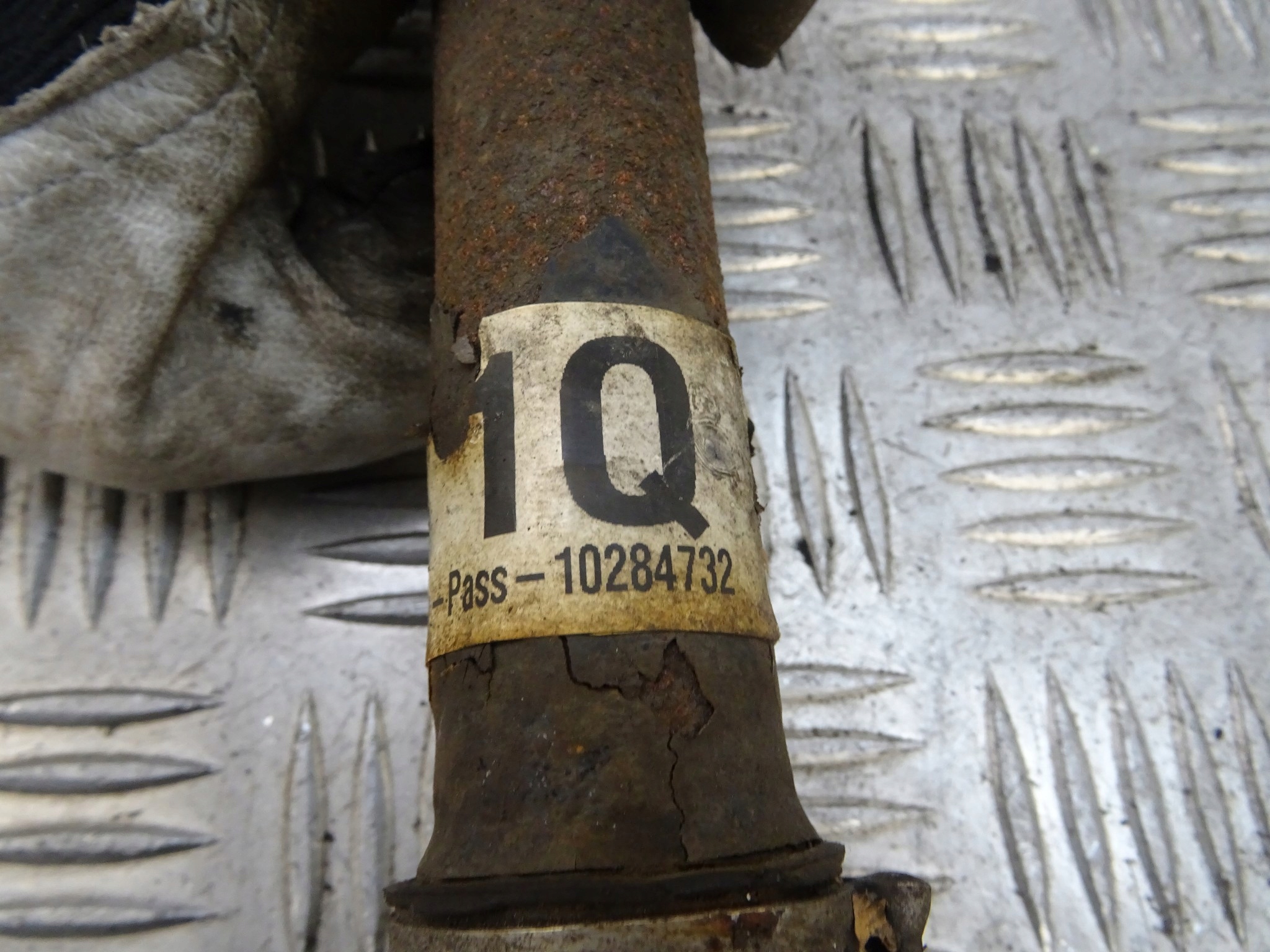 NISSAN QASHQAI J11 semi-axis left short. 10284732 1.5 DCI