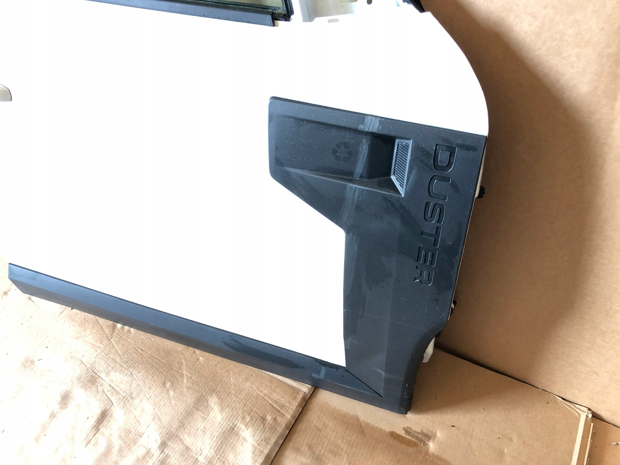 DACIA DUSTER III 2024 2025 DRZWI PRZEDNIE PRZÓD PRAWE SZYBA LISTWA KLAMKA Strona zabudowy przód - prawa