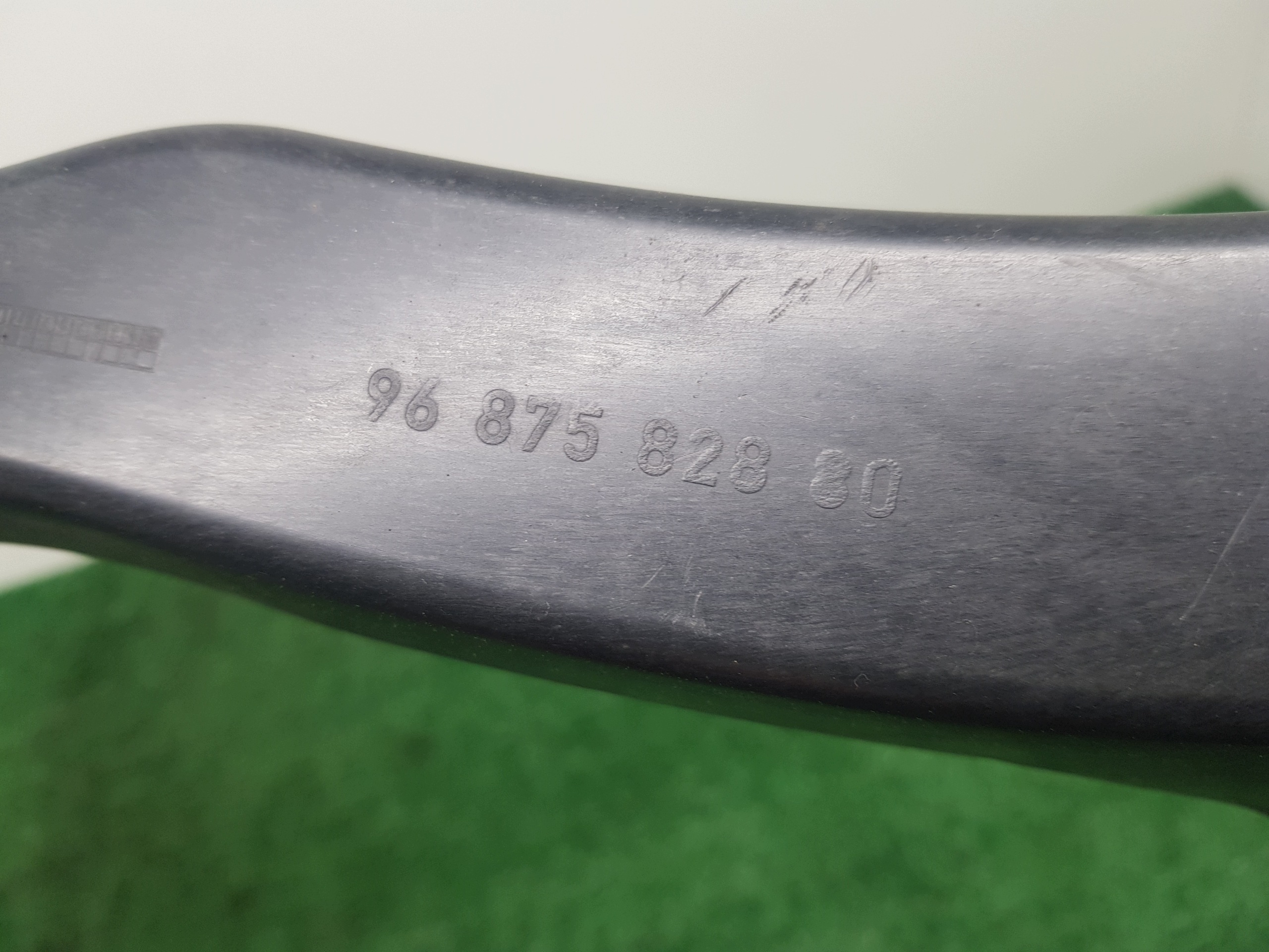 bumper bracket right rear part CITROEN DS-5 9687582880