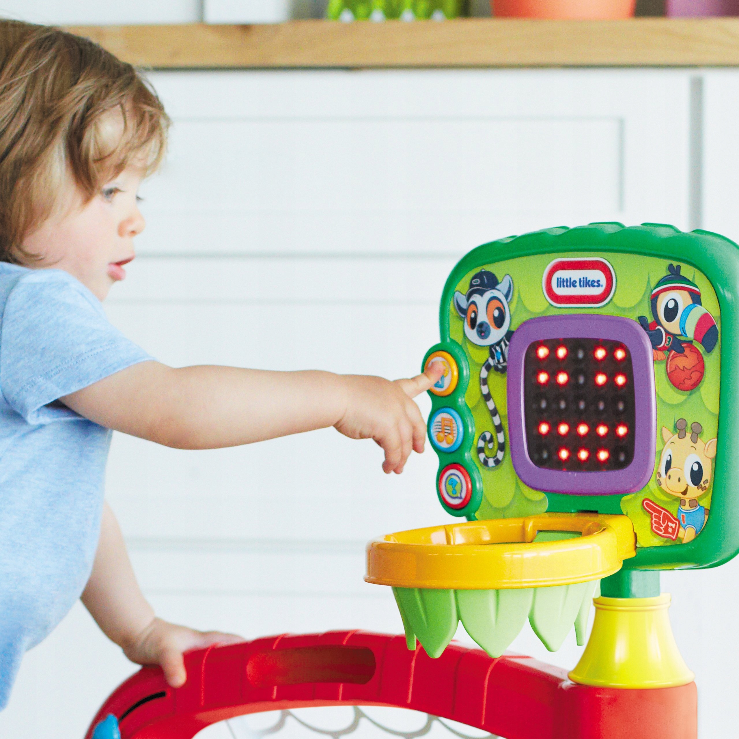 LITTLE TIKES INTERAKTYWNE CENTRUM SPORTOWE 3W1 Minimalna liczba graczy 1