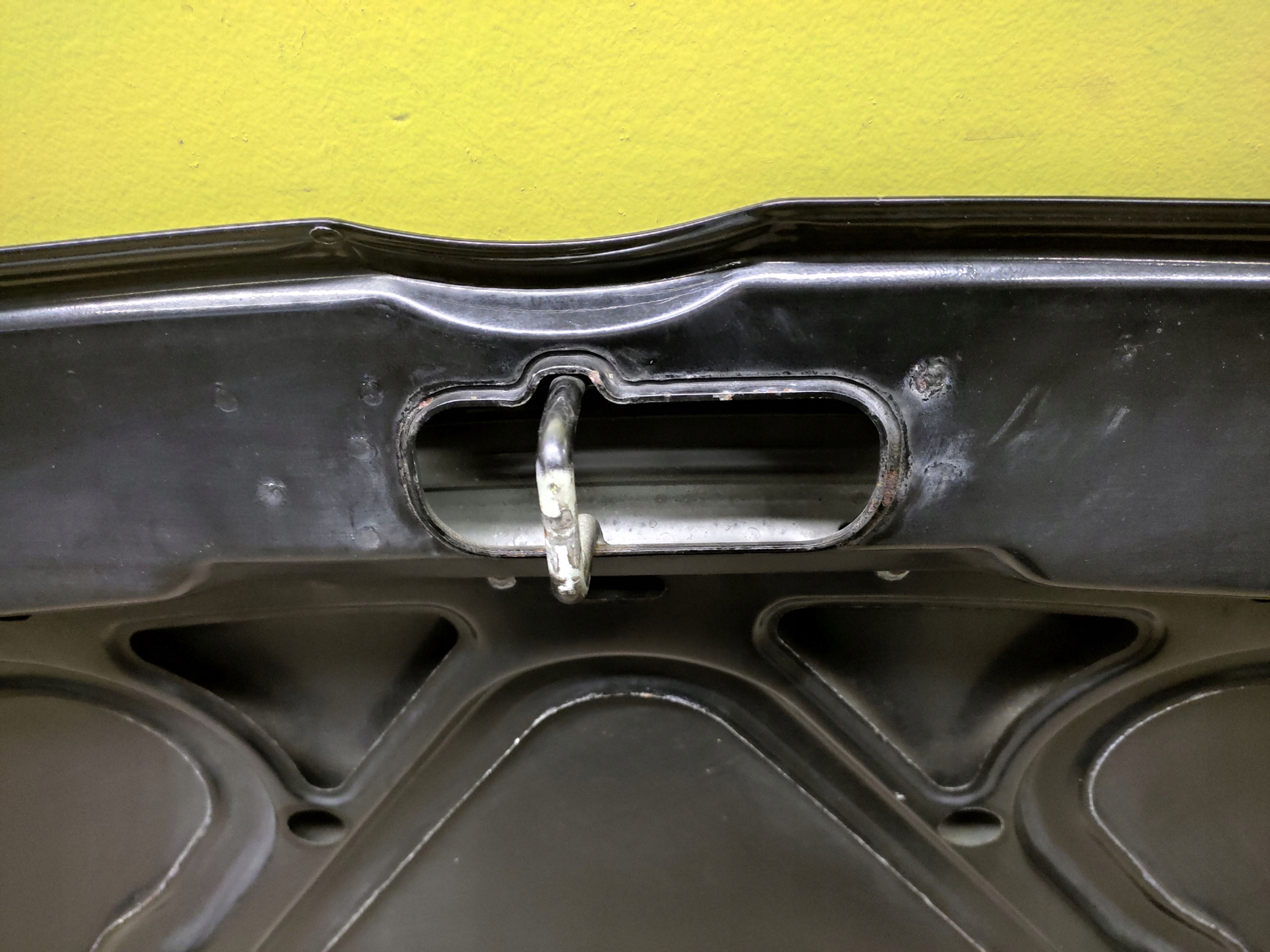 VW FOX Capot LAKIER L041