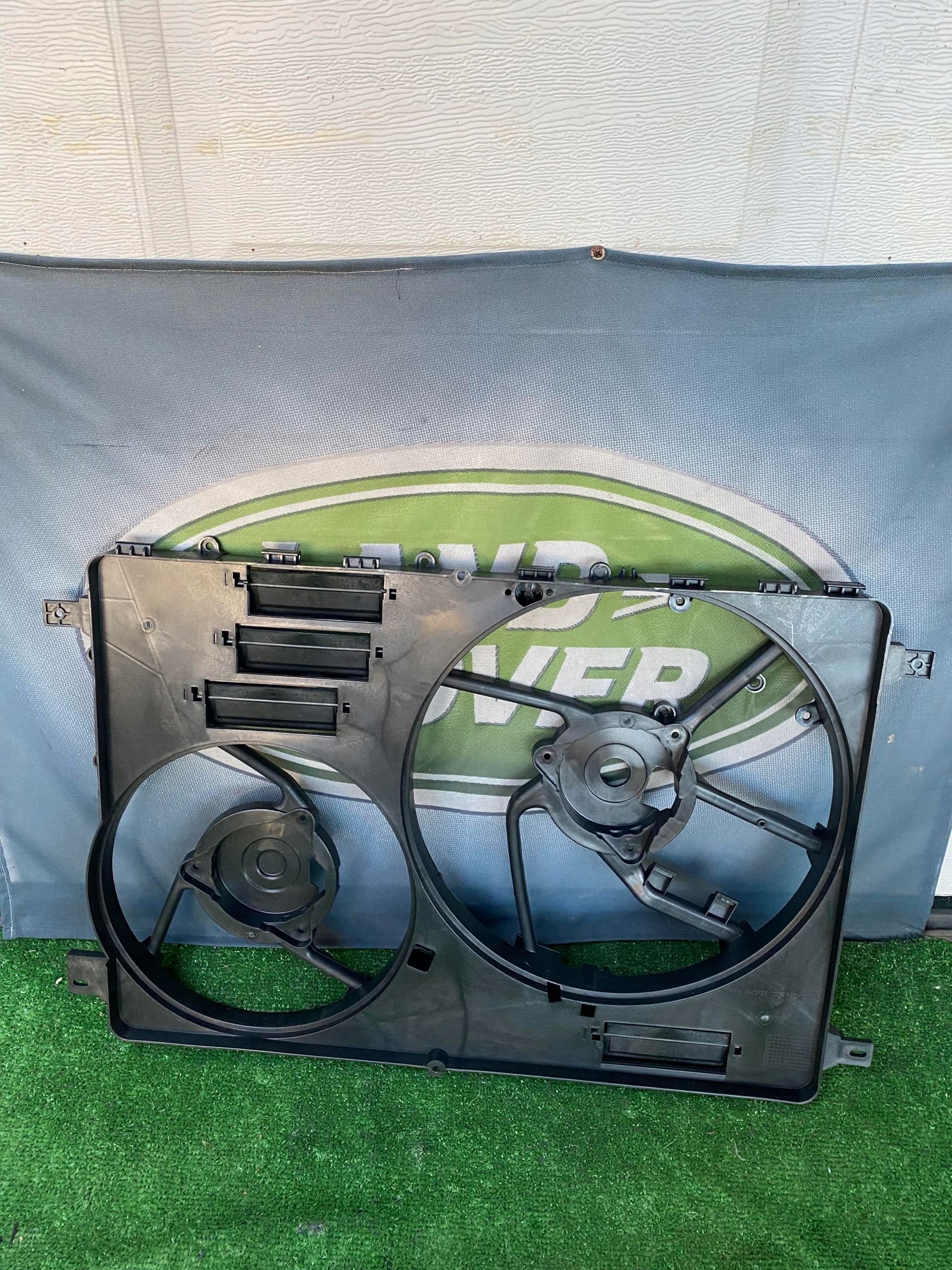 XOSS92- - LAND ROVER FREELANDER 2 КОРПУС ВЕНТИЛЯТОРА