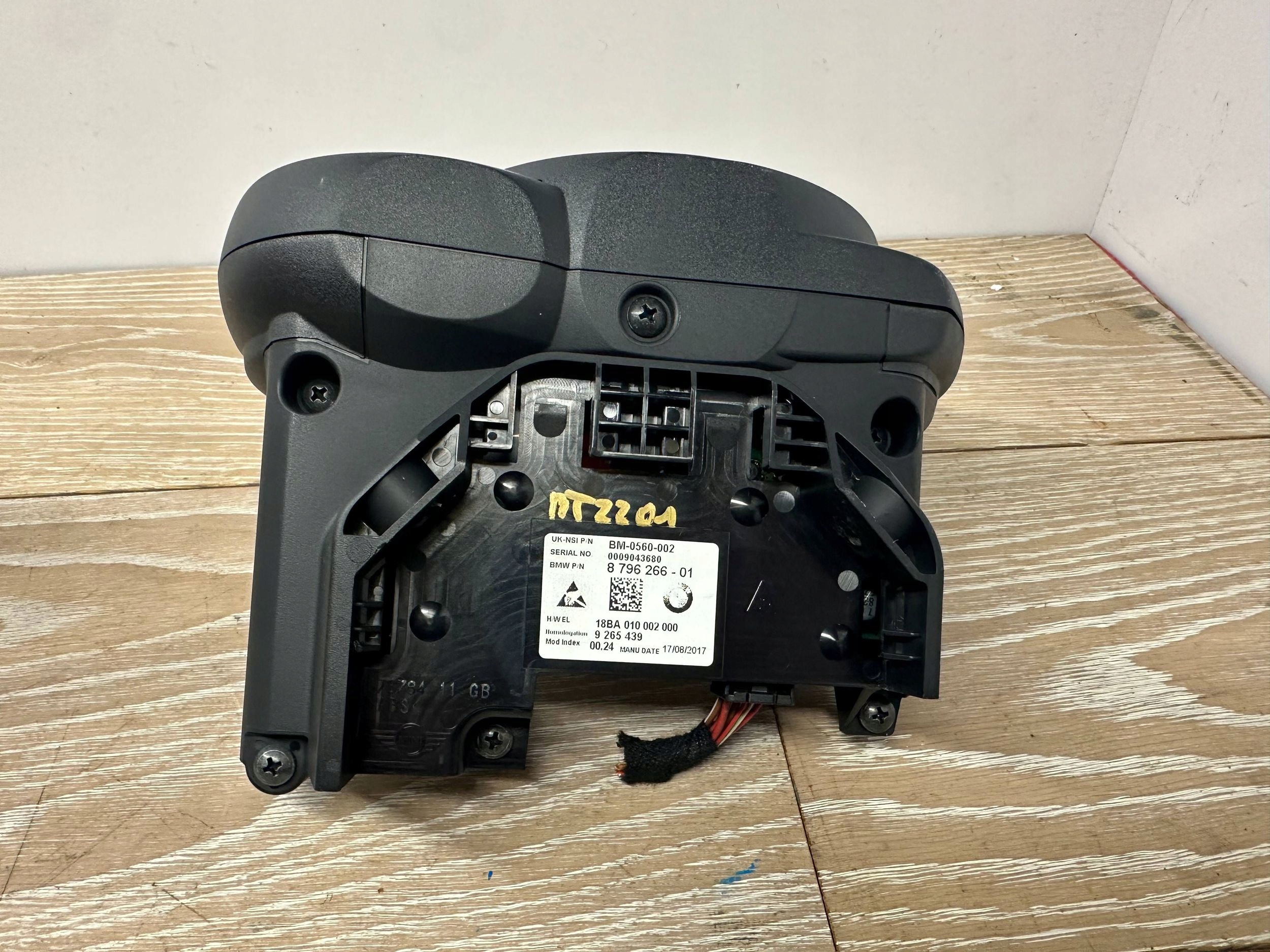 dials the centre Mini One - Cooper R57 9265439