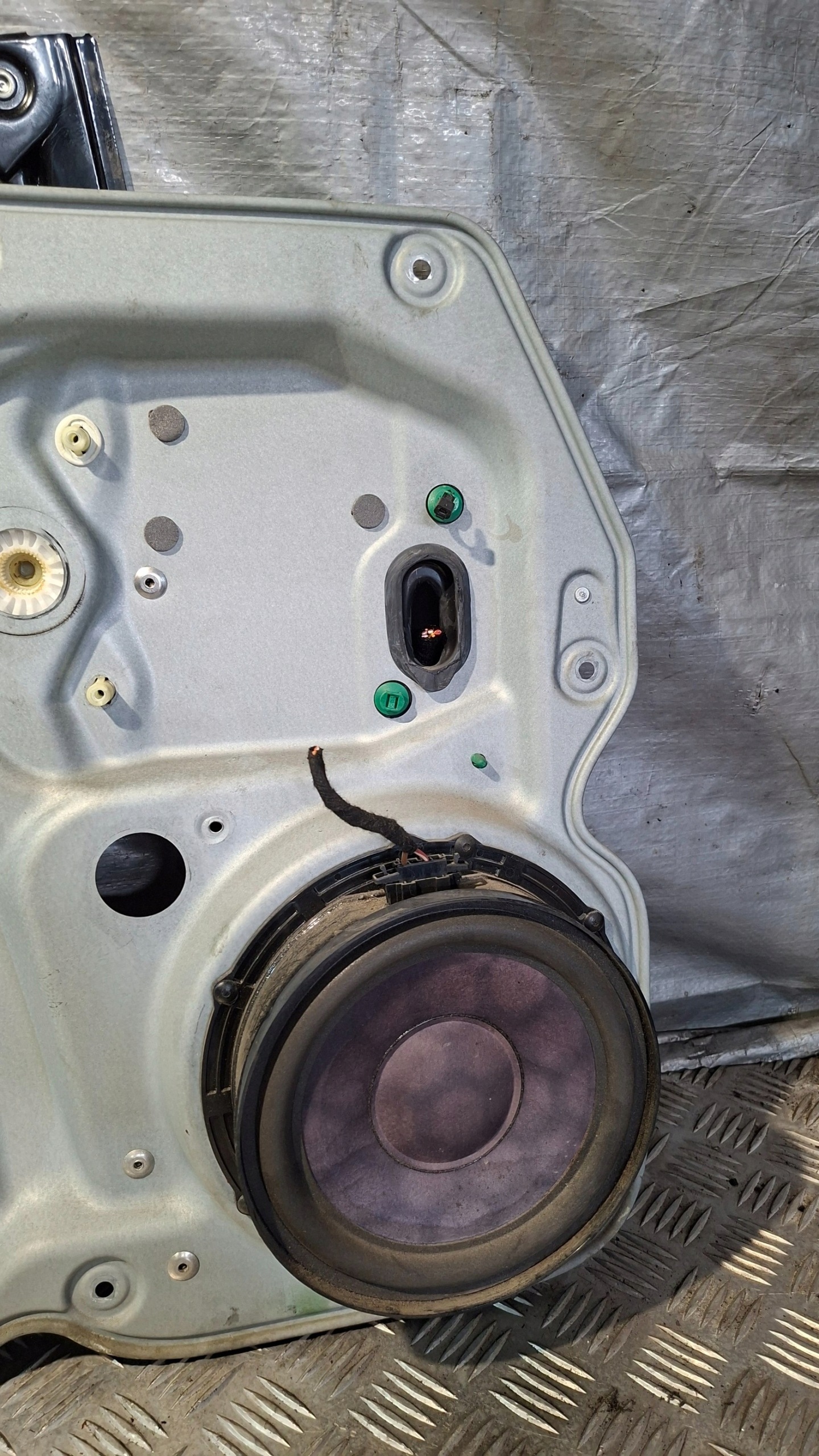 window regulator left front VW TOURAN and