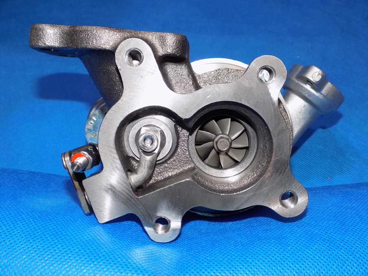 NOWA OE TURBOSPREZARKA PSA 1 4HDI 68 70KM 0375G9 Engine Type Diesel