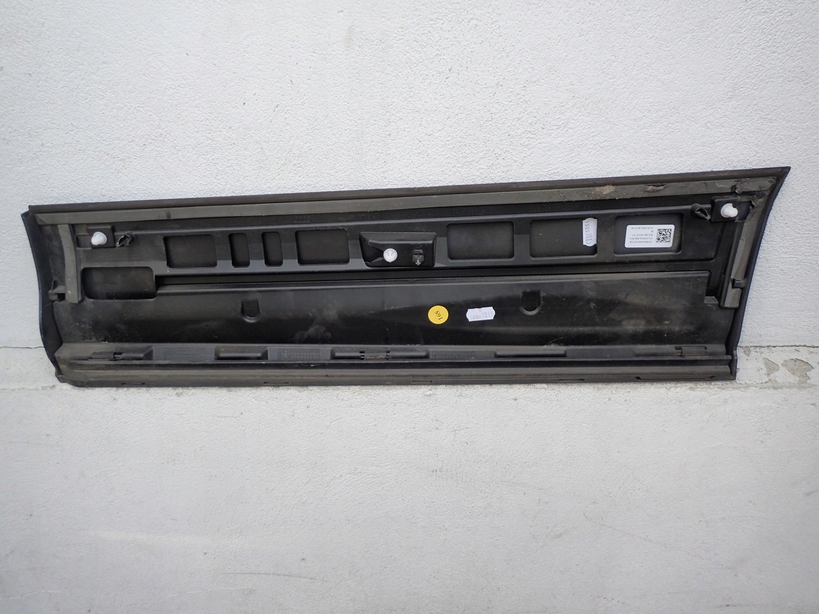 moulding for door right rear part AUDI Q2 81A853970B