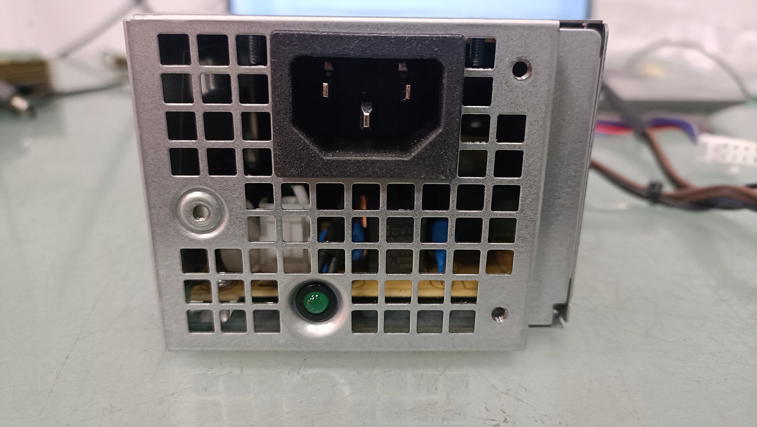 Originál zdroj do Pc Dell CN-0T685J-LOG00 0T685J PA-2181-6DB 180 W