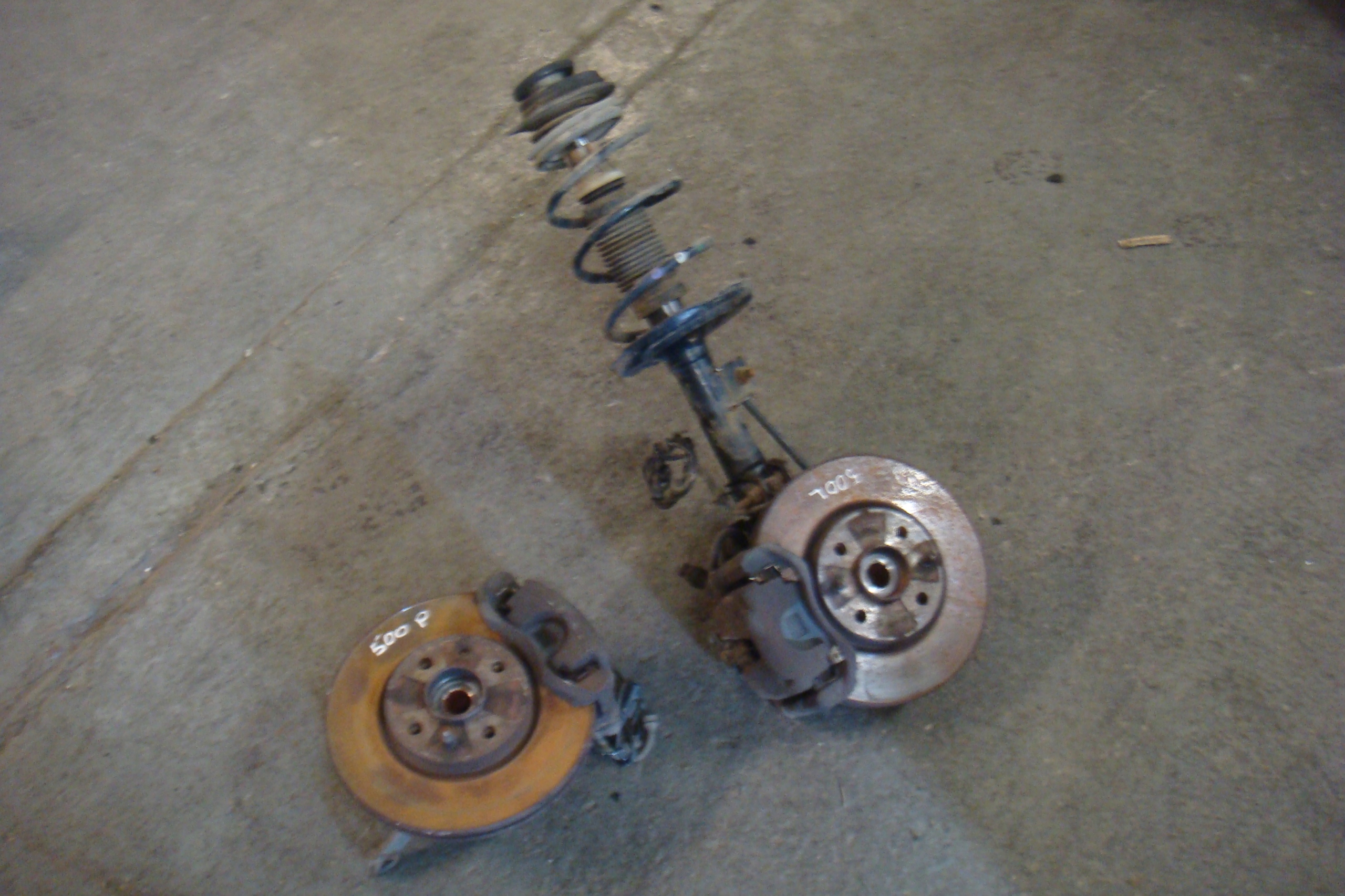 FIAT 500 07-КРОСОВЕР МАТОЧИНА ЛІВА MCPERSON ПЕРЕДНЯ