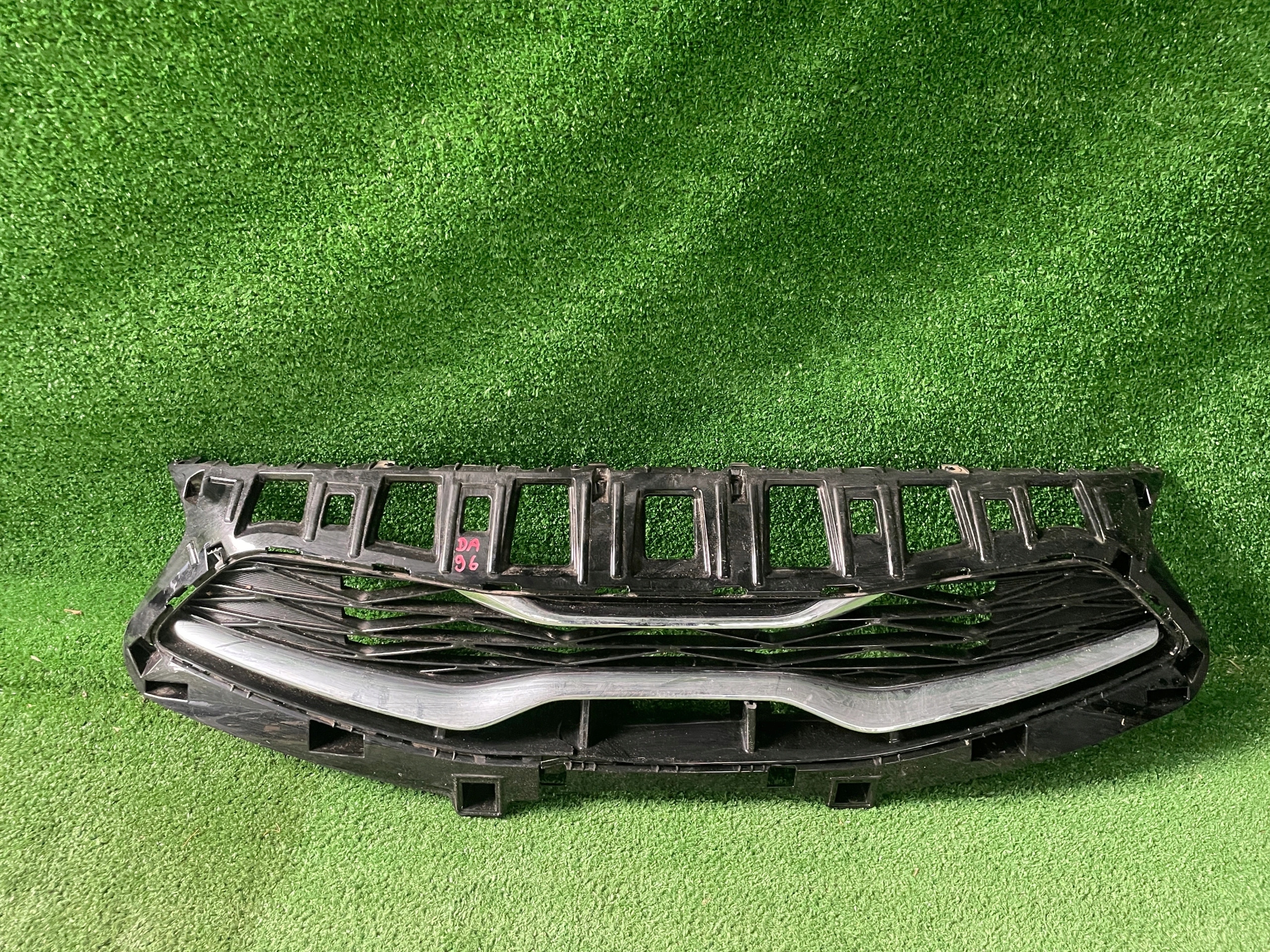 Kia Ceed III front PREKLADgrill 86351J7DBO