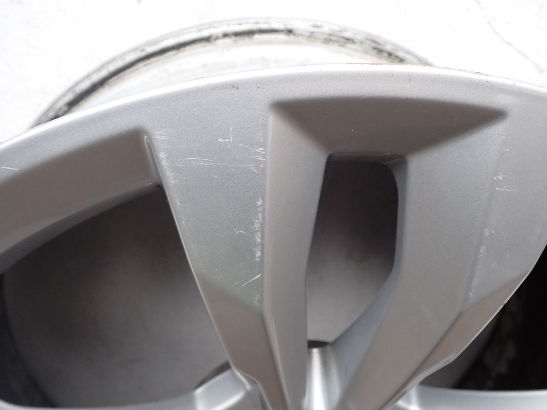 disk hliníkový AUDI Q7 SQ7 4M 19\ 4M0601025CH
