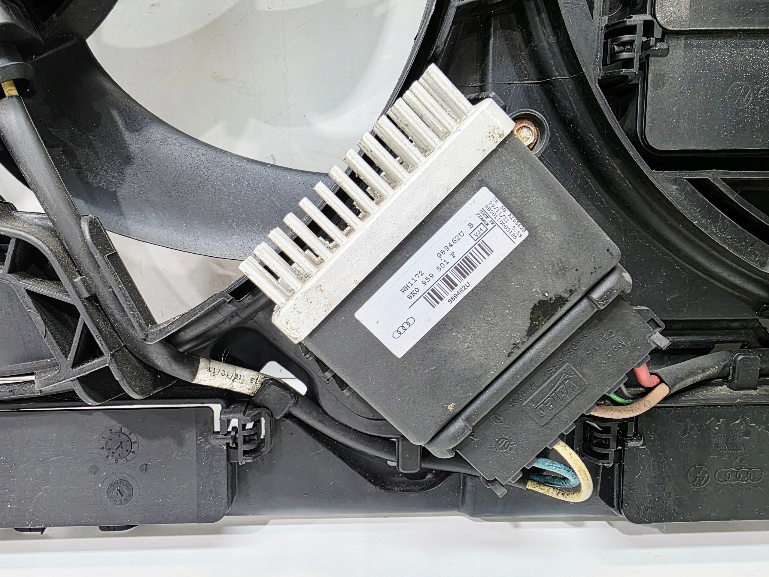 ventilátor + obal AUDI A4 B8 A5 Q5 A6 C7 8K0959501F 8K0121003AA