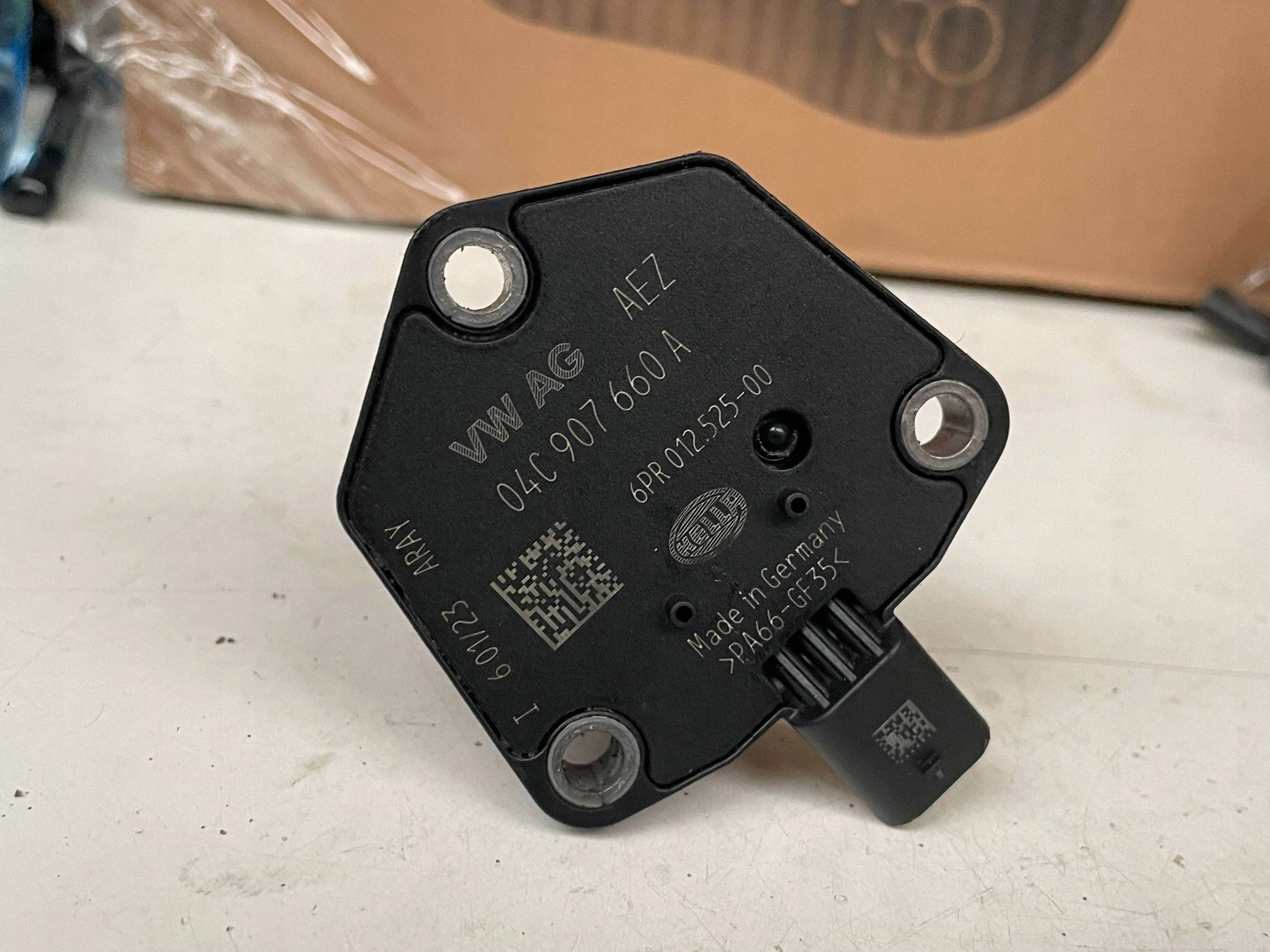 sensore Livello olio AUDI Q2 - 04C907660A @M