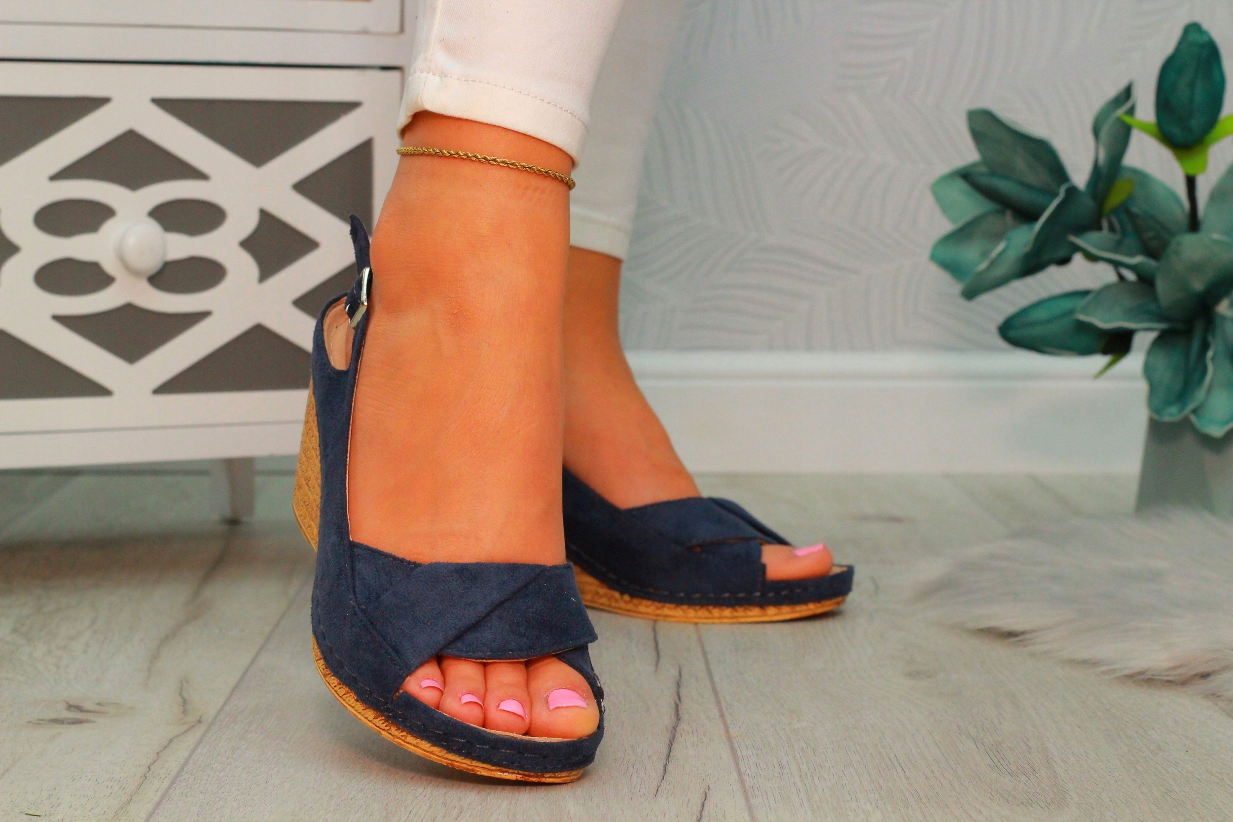 SANDAŁY DAMSKIE ELEGANCKIE KOTURNA SKÓRA POLSKIE Rozmiar 38