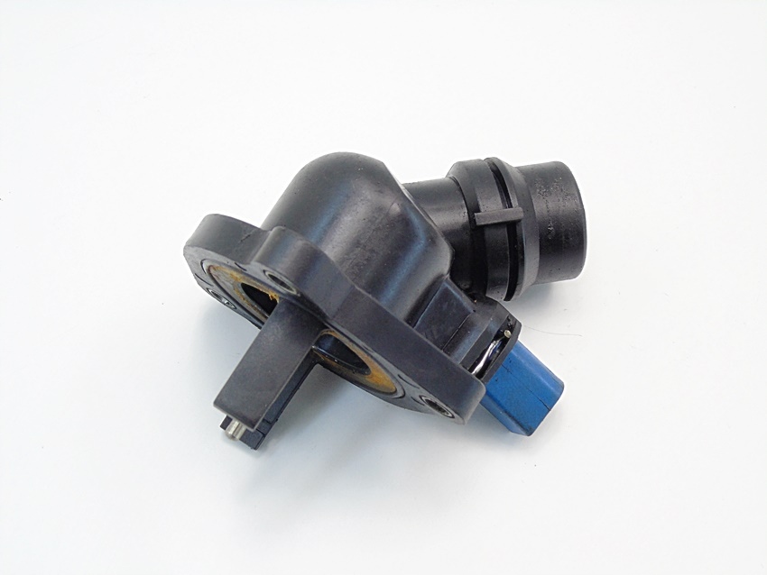 OBUDOWA TERMOSTATU 2.0 PASSAT B5 AUDI A4 B6 B7 A6 Typ samochodu 4x4/SUV Samochody osobowe