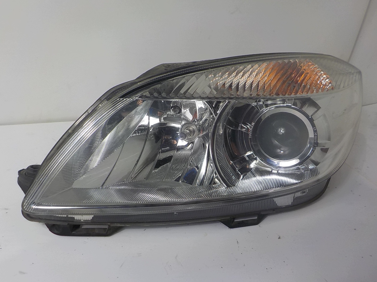 SKODA FABIA II LIFT light left front front UK