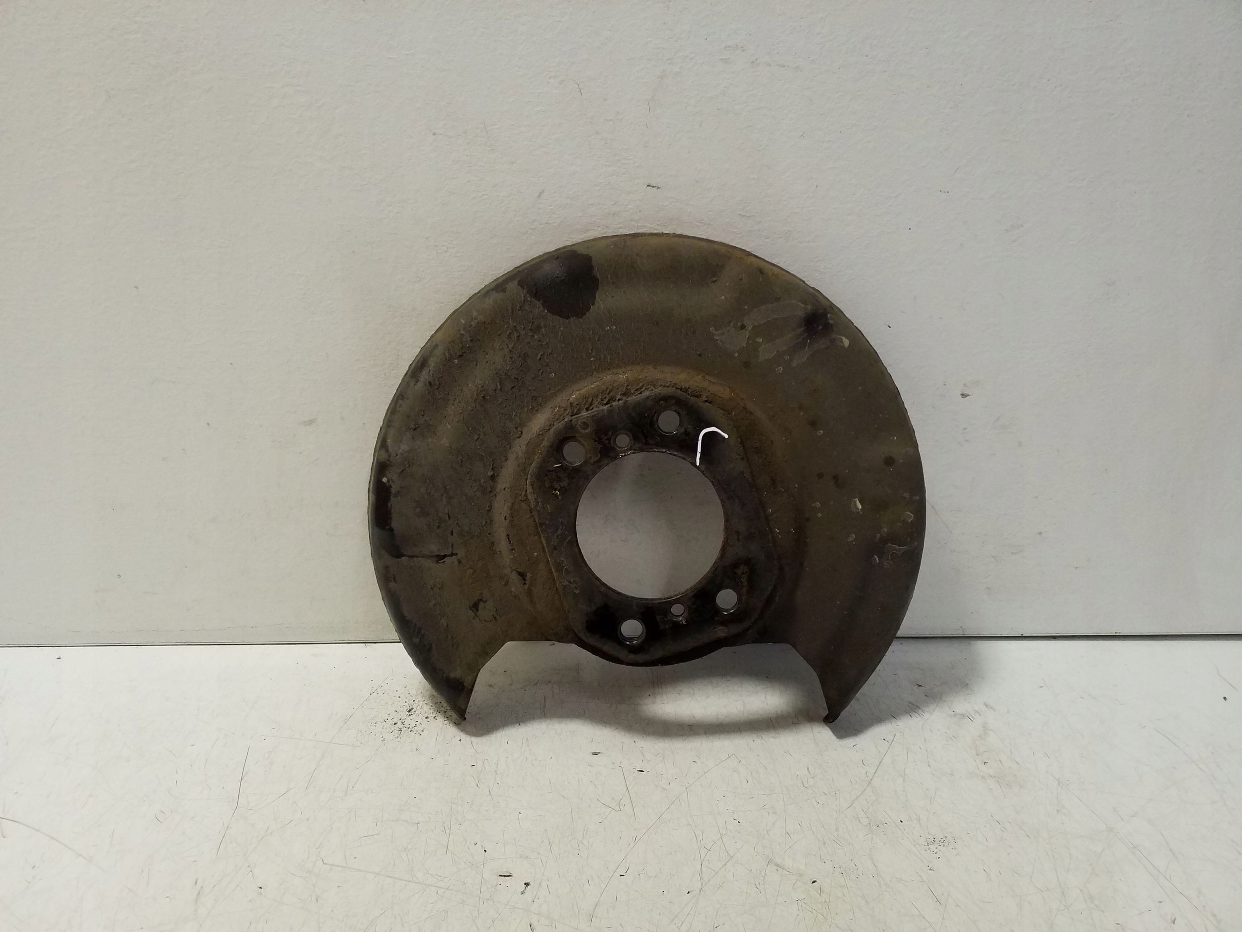 KIA SOUL OSŁONA TARCZY HAMULCOWEJ TYLNEJ LEWA STRONA 58390B2000