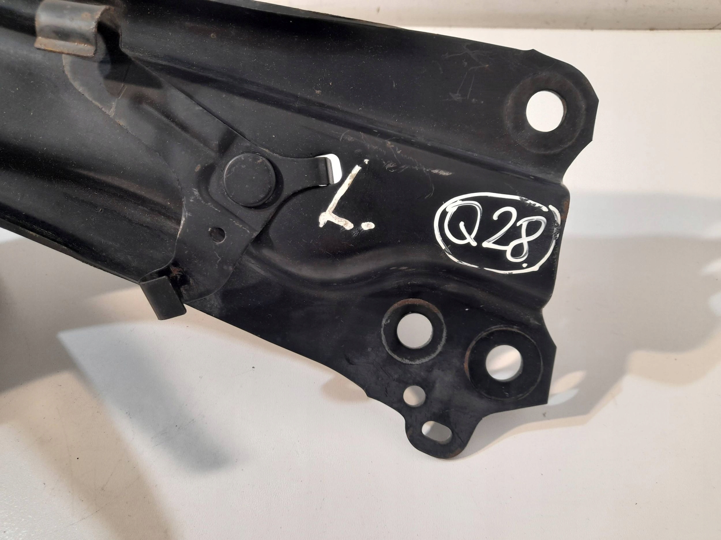 Toyota Corolla E210 E21 arm rear left (Q28)