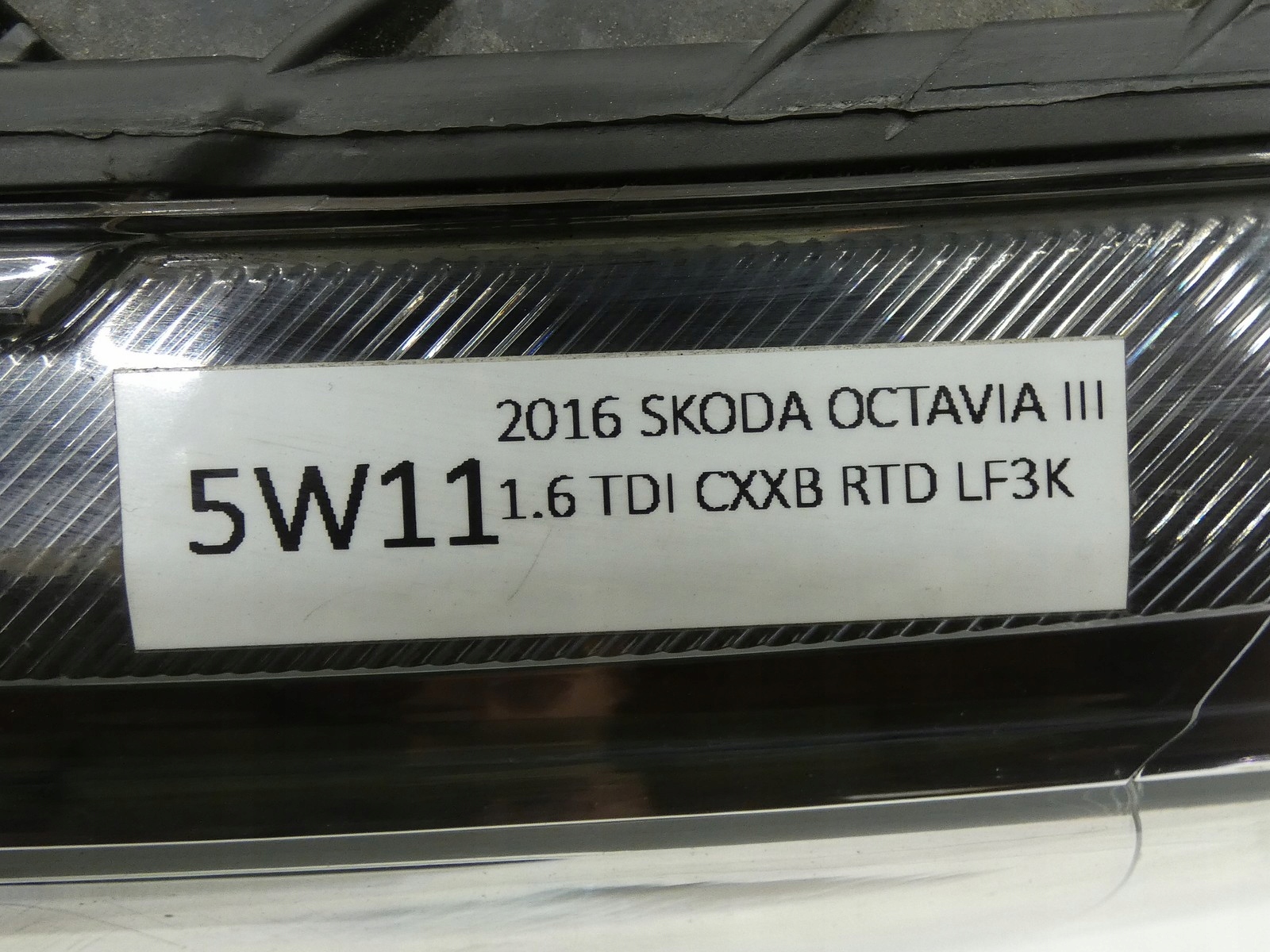 light REFLEKOTR left front left front SKODA OCTAVIA III 5E2941015 UK!