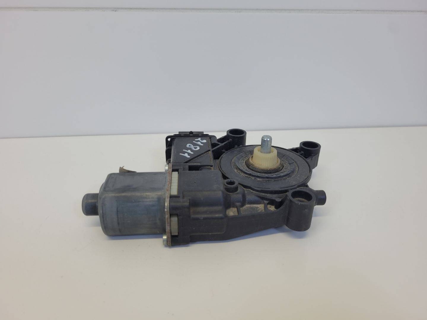 mini motor windows rear part left side Alfa Romeo Stelvio 2017 0130822071