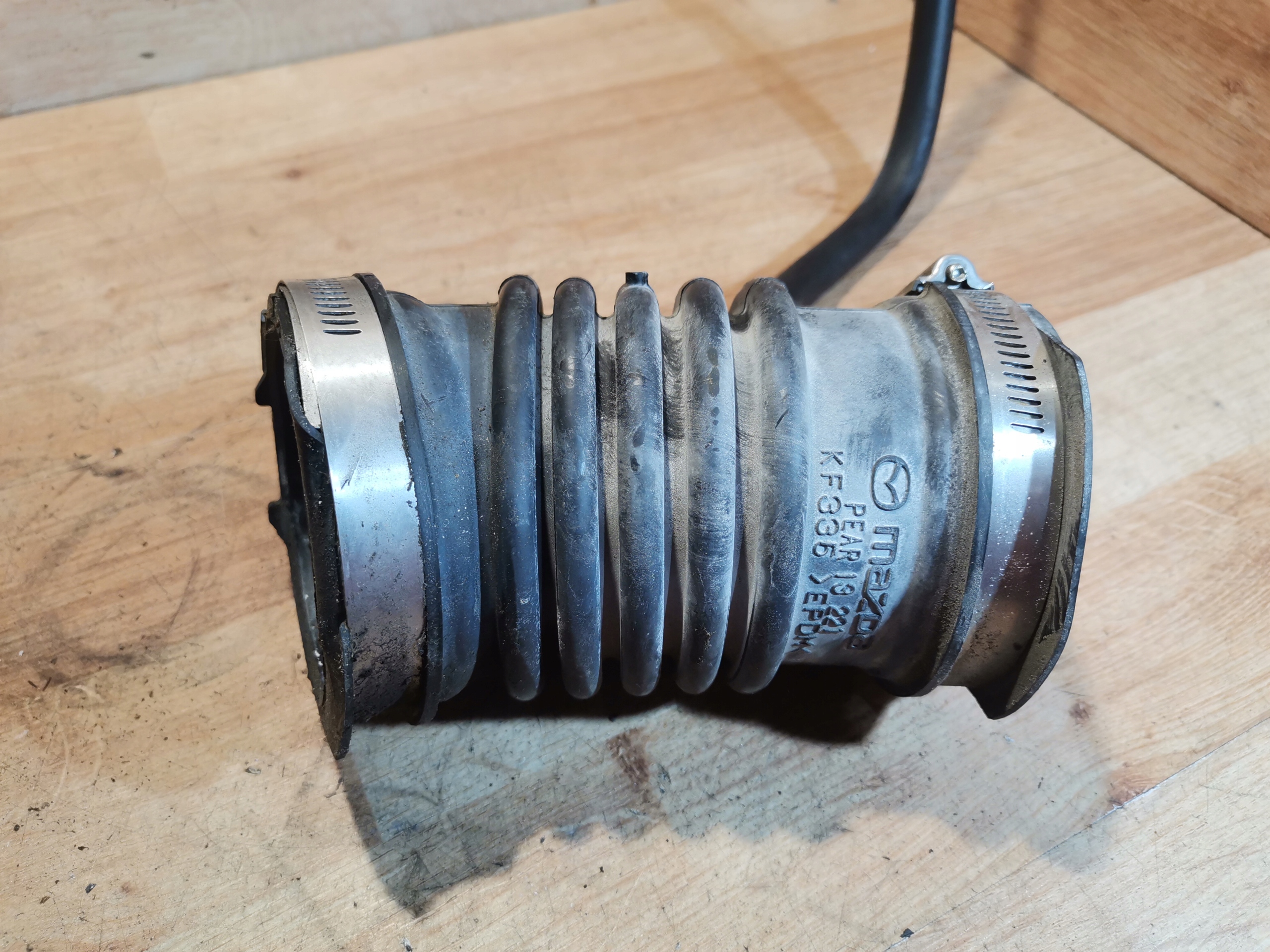pipe hose wiring air MAZDA 3 III BM 2.0 SKYACTIVE KF335