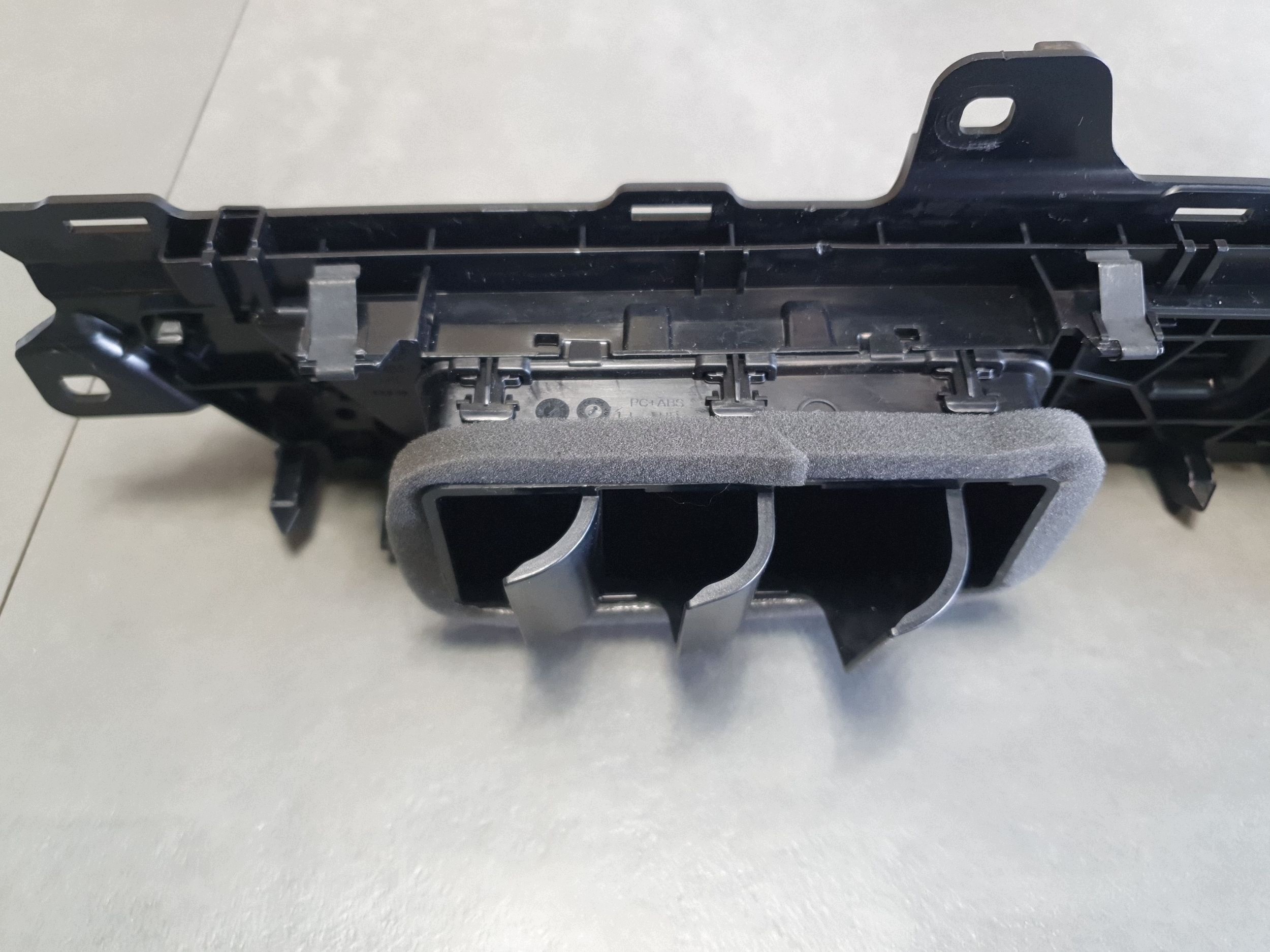 Audi A3 8Y rešetka rešetka ventilacije armature 8Y1820951B