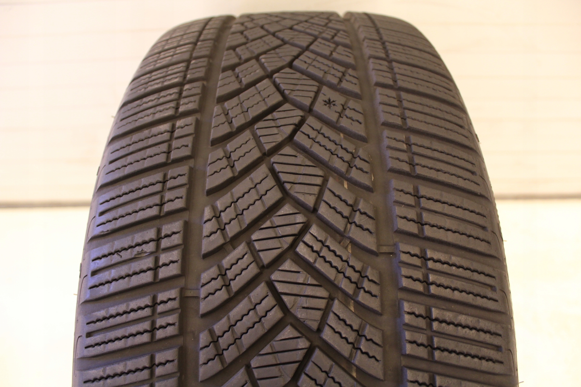 OPONA ZIMOWA GOODYAER ULTRAGRIP PERFOPRMANCE GEN1 245 45 20 103V NFO EAN (GTIN) 5452000744258