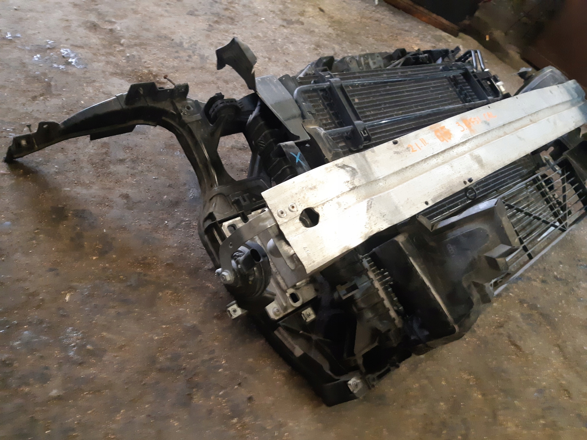 AUDI Q5 3.2 FSI support panel for radiators radiator pillar