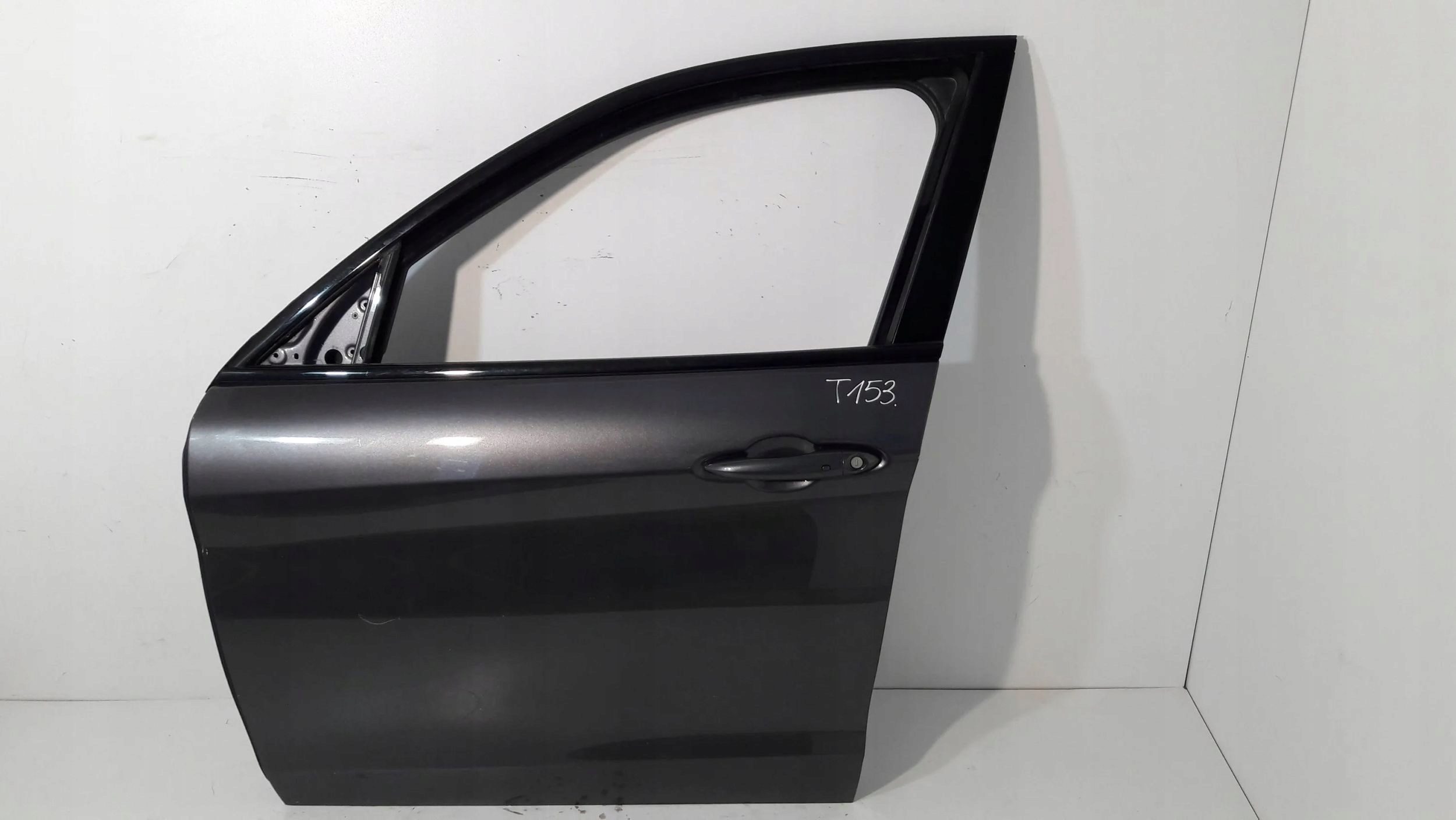 Alfa Romeo Stelvio door front